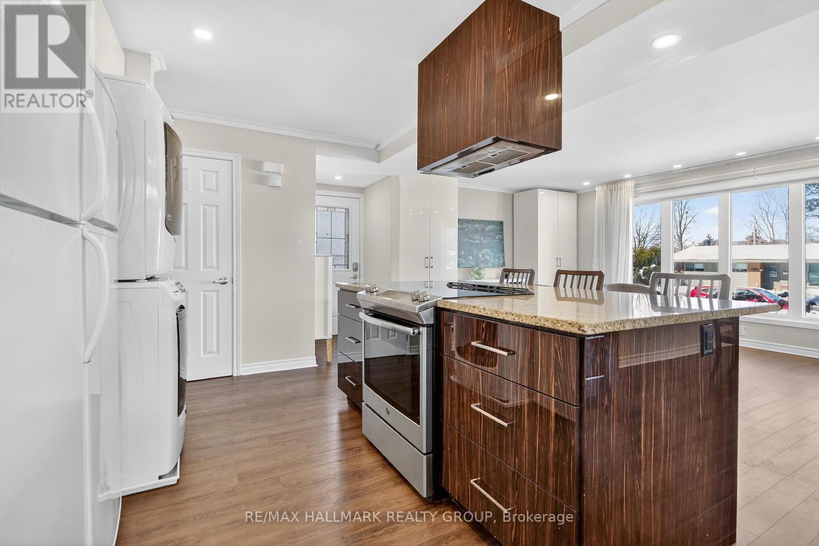 2160 Lambeth Walk, Ottawa, ON - Indoor Photo Showing Kitchen With Upgraded Kitchen
