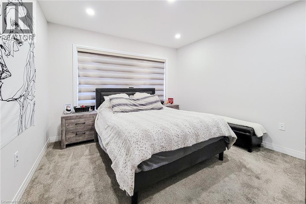 575 Woodward Avenue, Hamilton, ON - Indoor Photo Showing Bedroom