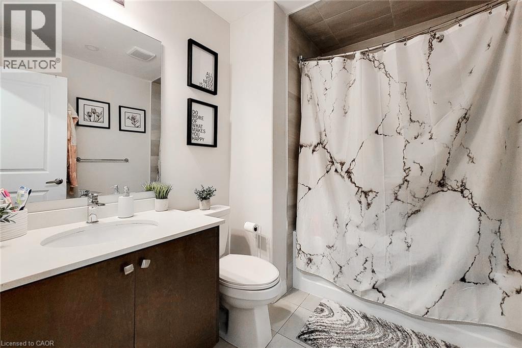 575 Woodward Avenue, Hamilton, ON - Indoor Photo Showing Bathroom