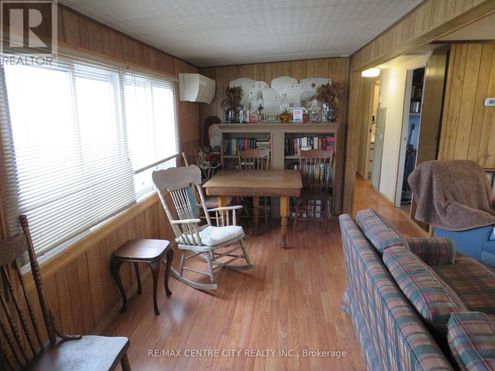 5 - 198 Springbank Drive, London South (South D), ON - Indoor