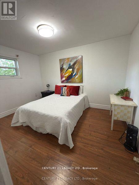 795 Barton Street, Hamilton, ON - Indoor Photo Showing Bedroom