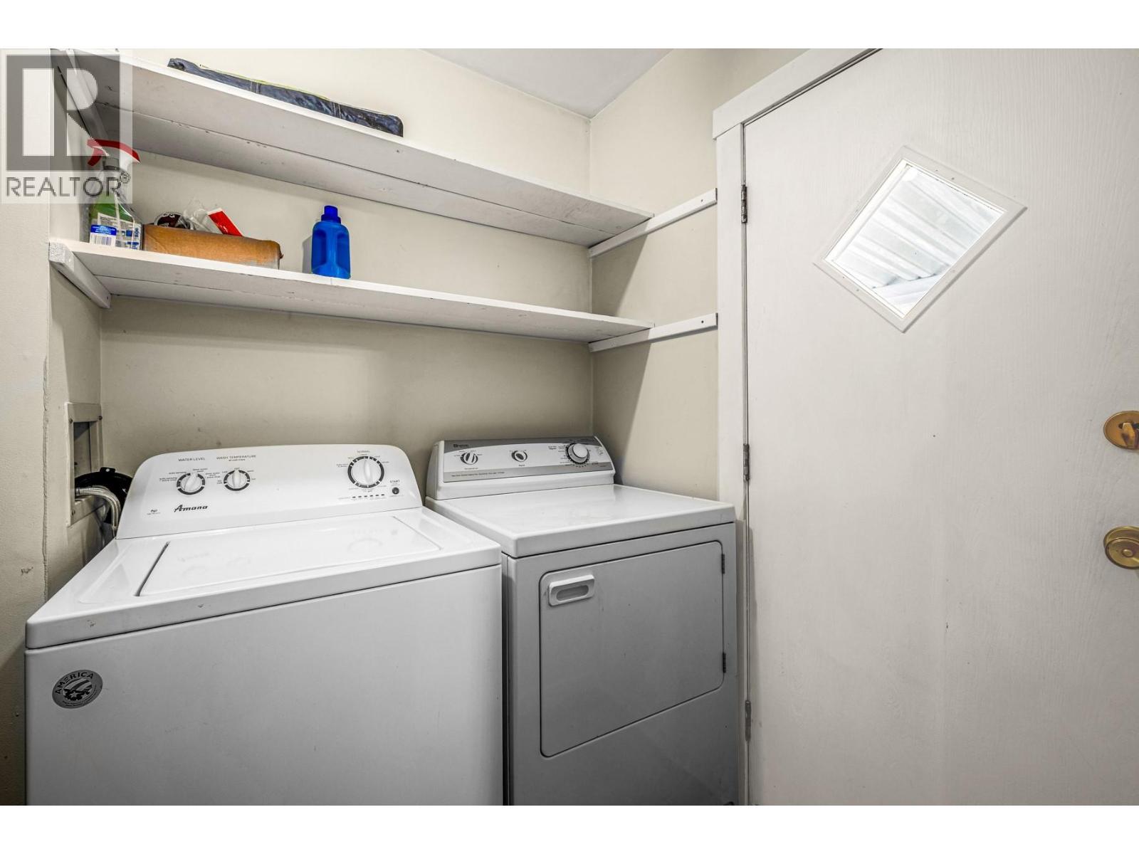494 Killarney Way, Vernon, BC - Indoor Photo Showing Laundry Room