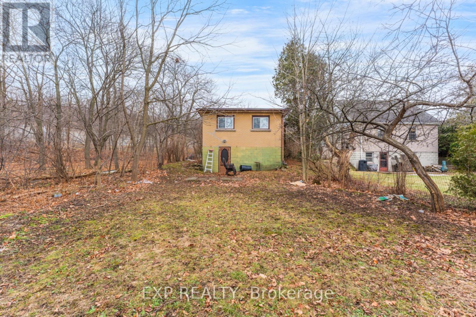 16 Ainslie Avenue, Hamilton, ON - Outdoor