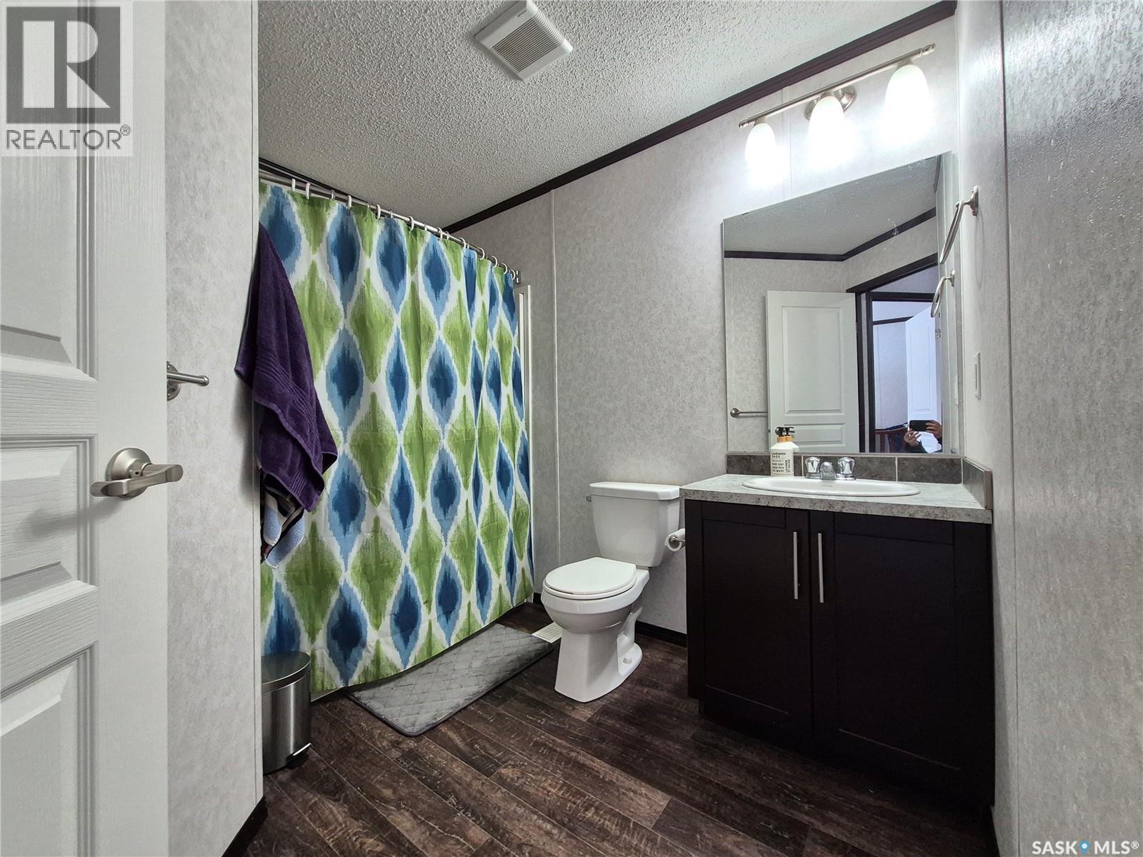 151 2Nd Avenue, Bengough, SK - Indoor Photo Showing Bathroom