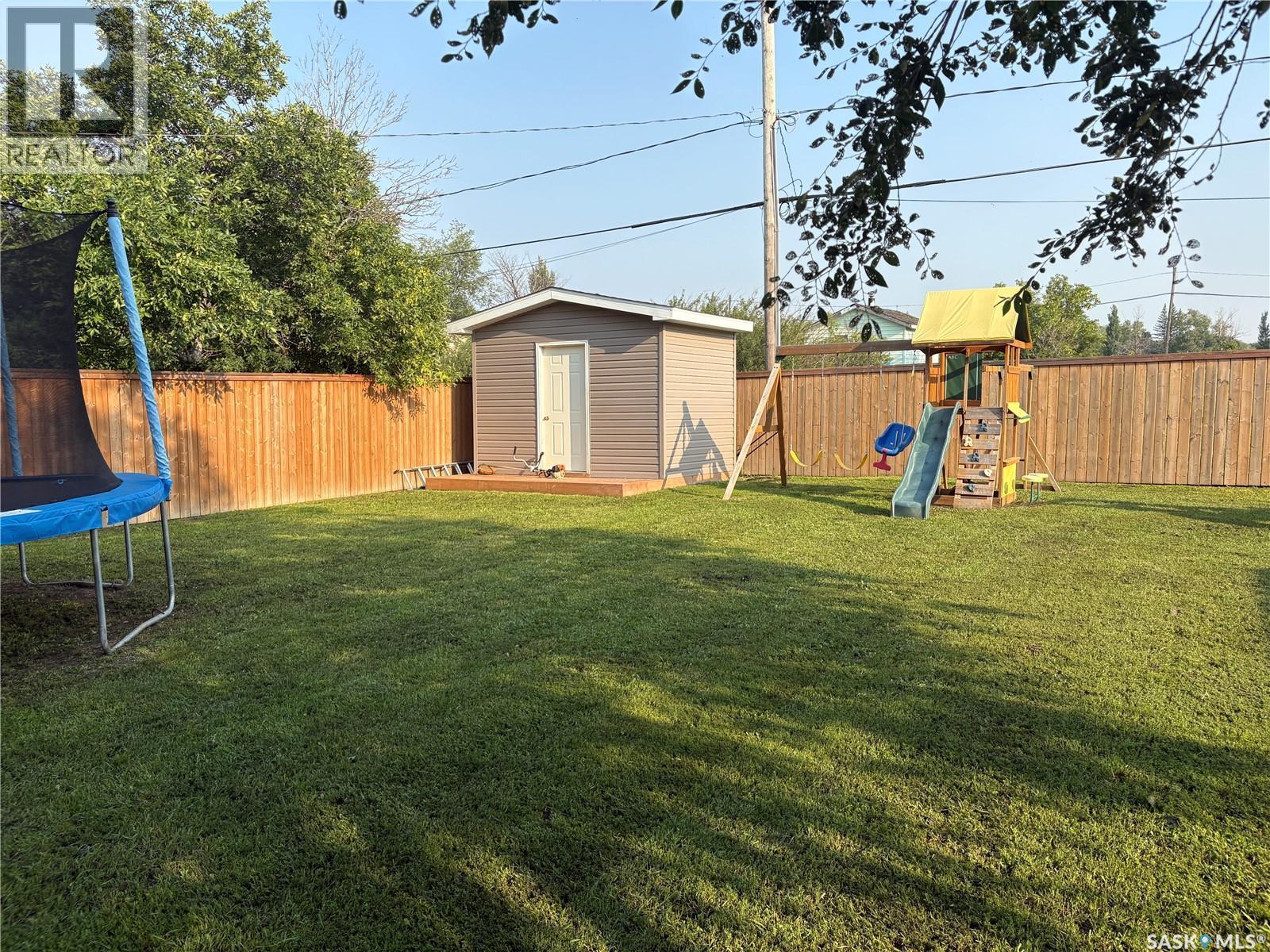151 2Nd Avenue, Bengough, SK - Outdoor
