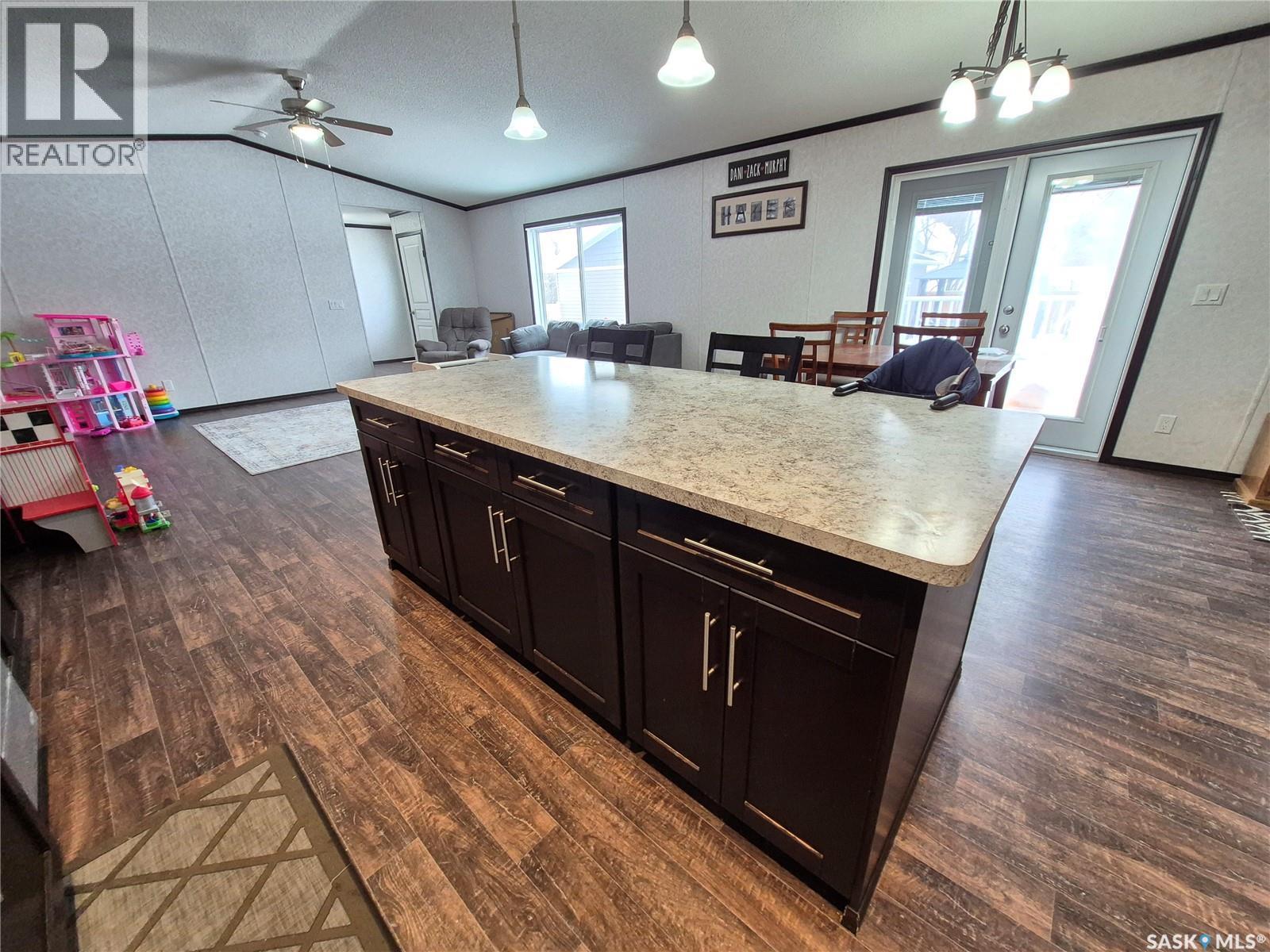 151 2Nd Avenue, Bengough, SK - Indoor