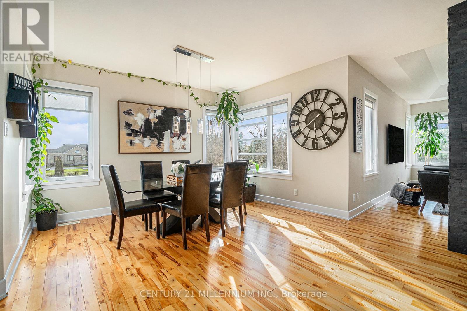 6470 Apple Orchard Road, Ottawa, ON - Indoor Photo Showing Dining Room