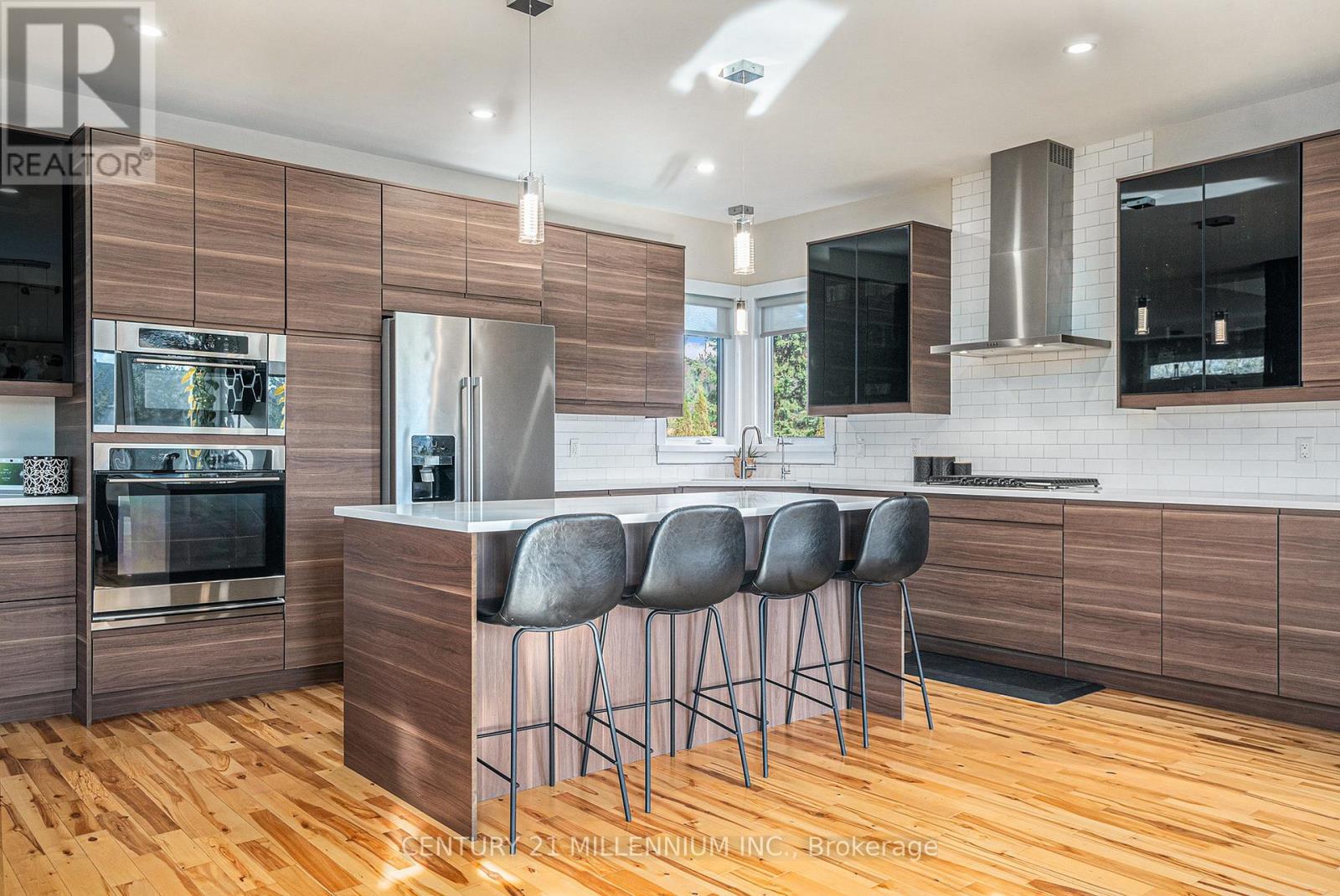 6470 Apple Orchard Road, Ottawa, ON - Indoor Photo Showing Kitchen With Upgraded Kitchen