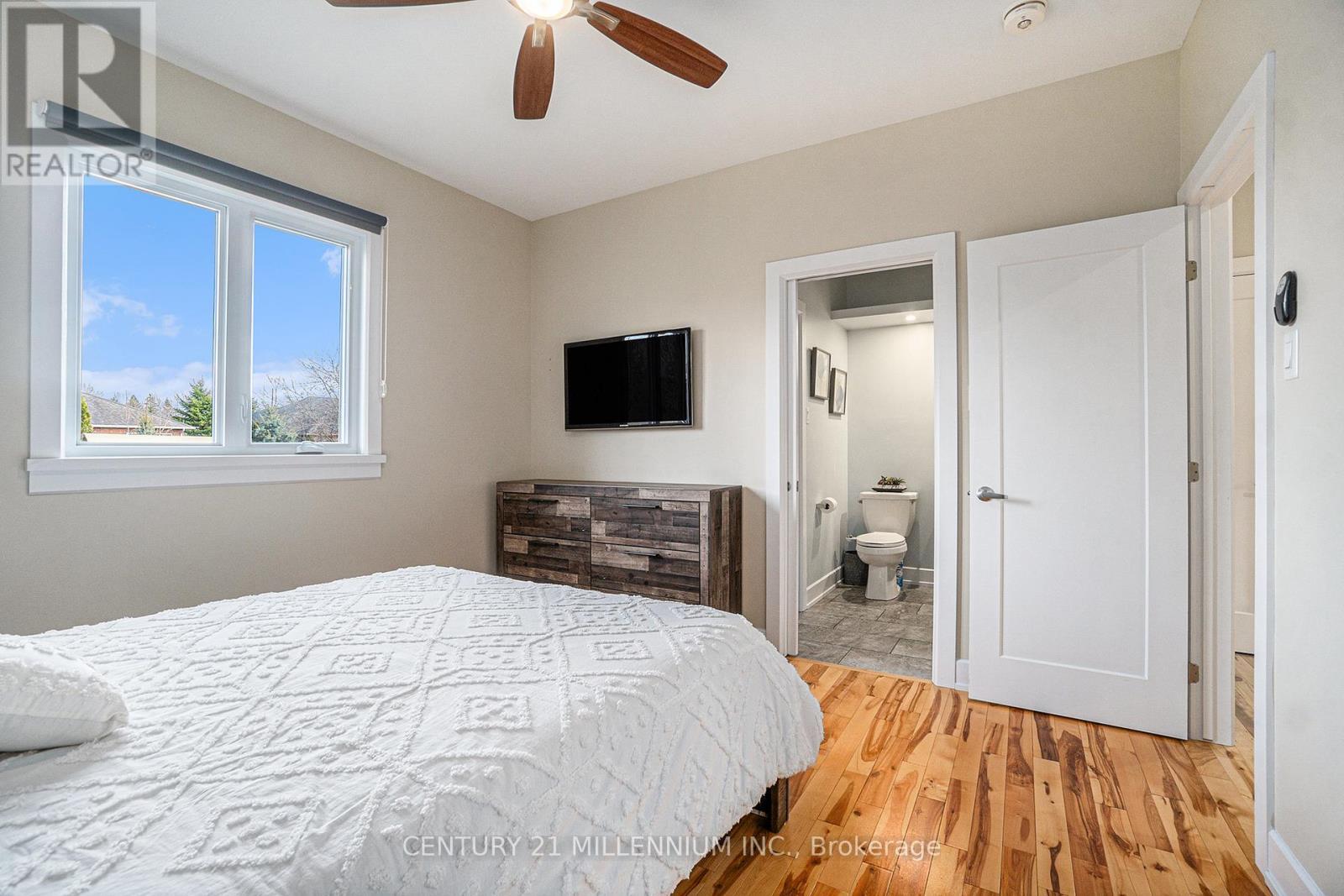 6470 Apple Orchard Road, Ottawa, ON - Indoor Photo Showing Bedroom