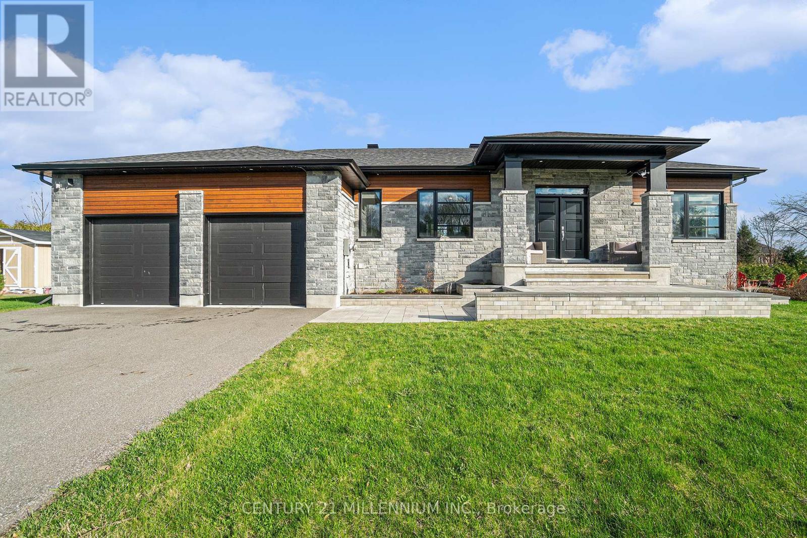 6470 Apple Orchard Road, Ottawa, ON - Outdoor