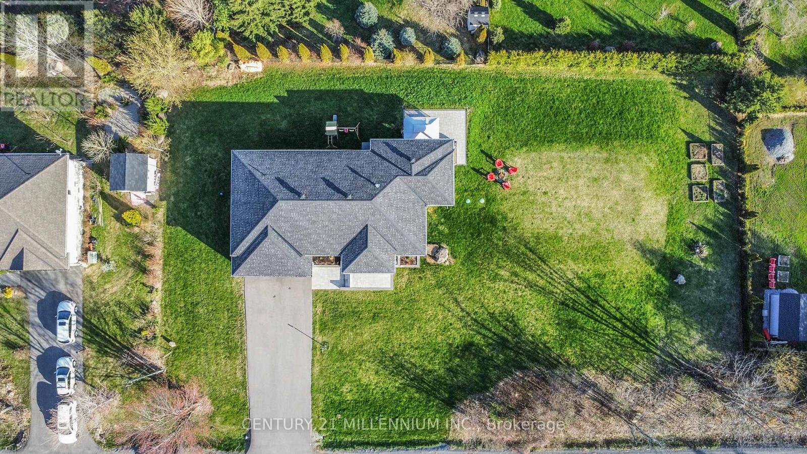 6470 Apple Orchard Road, Ottawa, ON - Outdoor