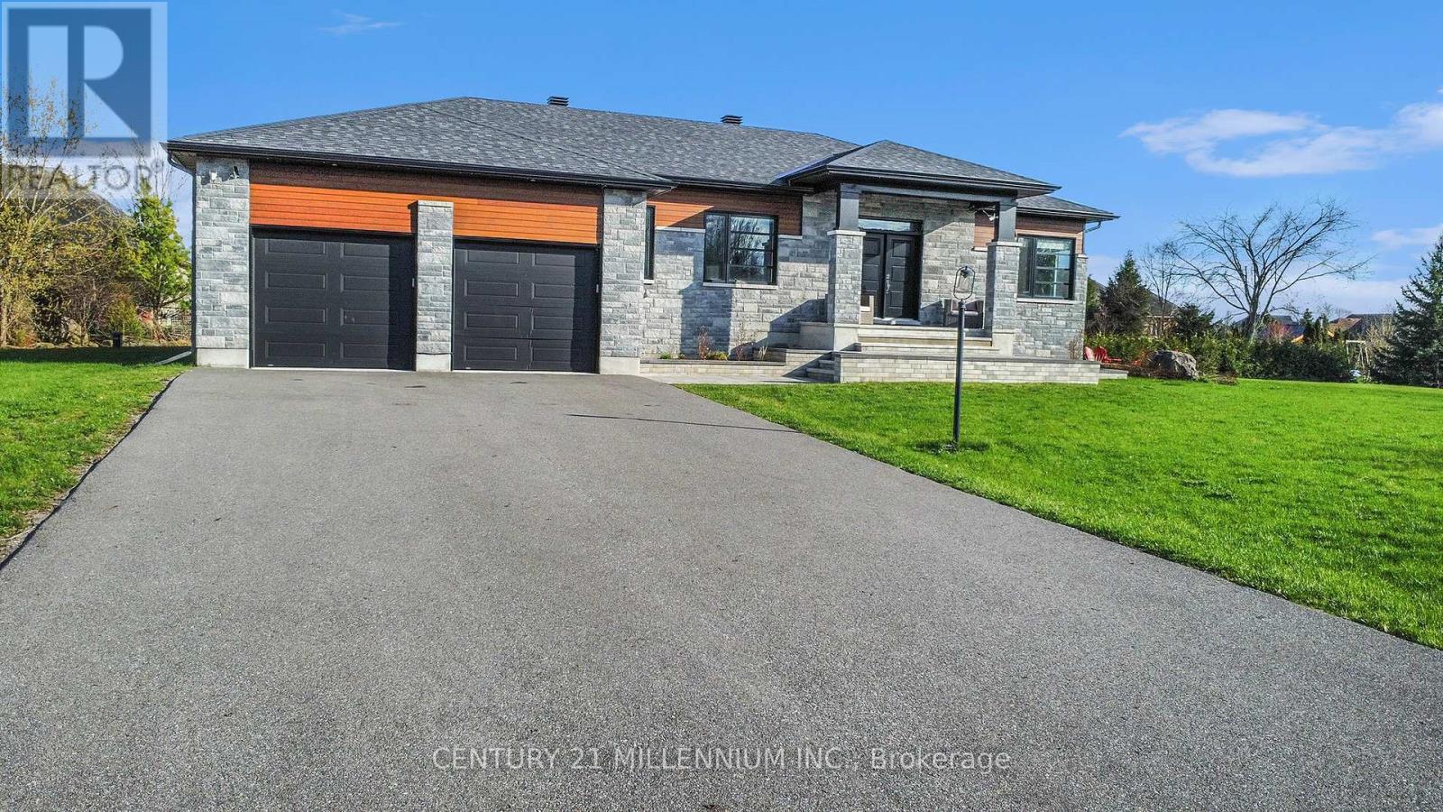 6470 Apple Orchard Road, Ottawa, ON - Outdoor
