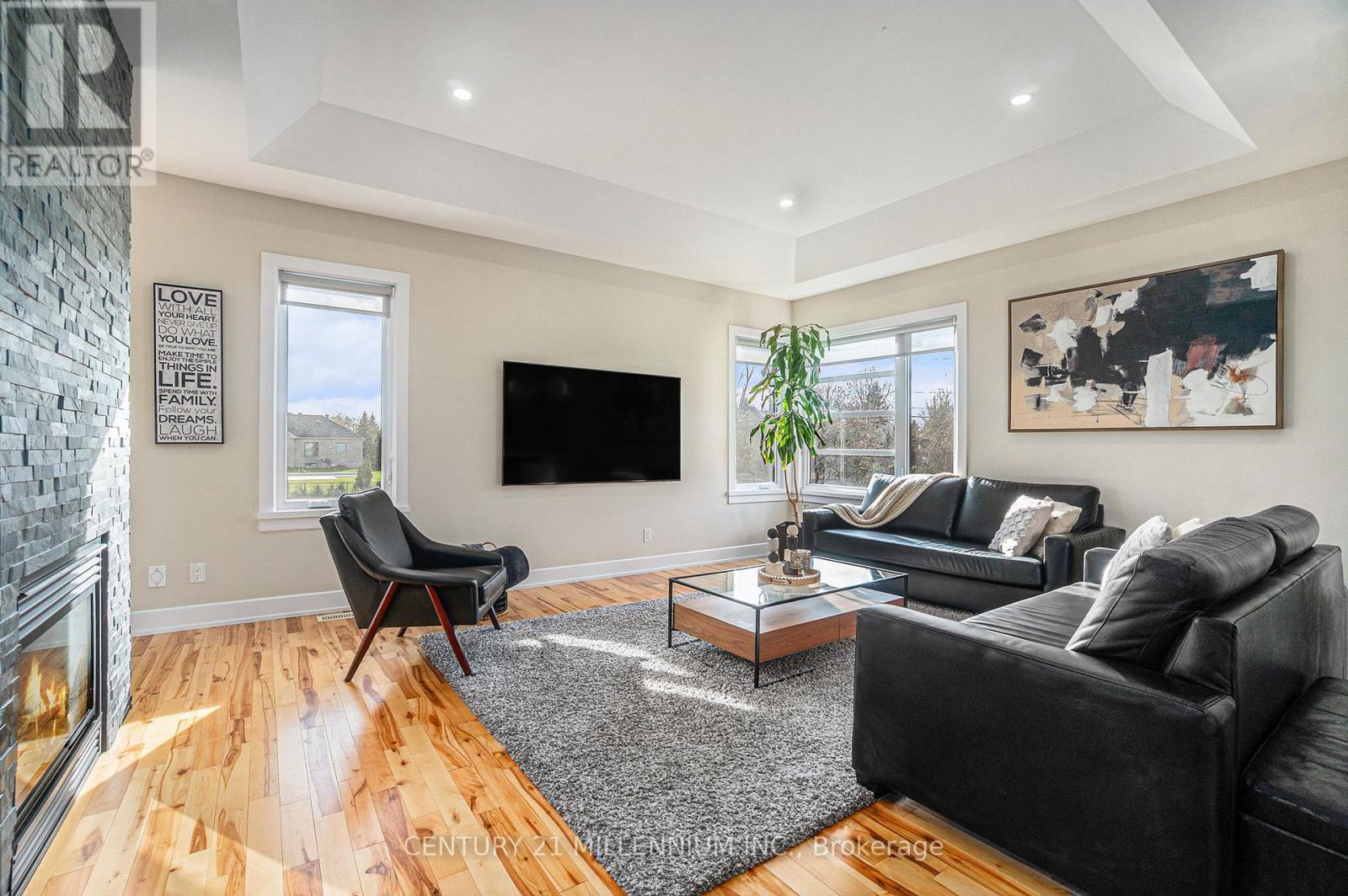 6470 Apple Orchard Road, Ottawa, ON - Indoor Photo Showing Living Room With Fireplace