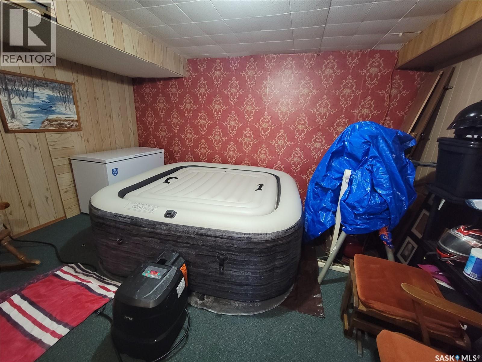 102 Jubilee Bay, Unity, SK - Indoor Photo Showing Other Room