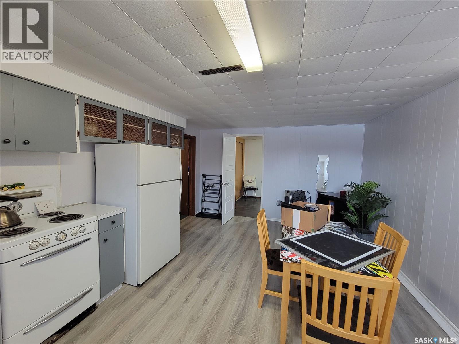 102 Jubilee Bay, Unity, SK - Indoor Photo Showing Kitchen