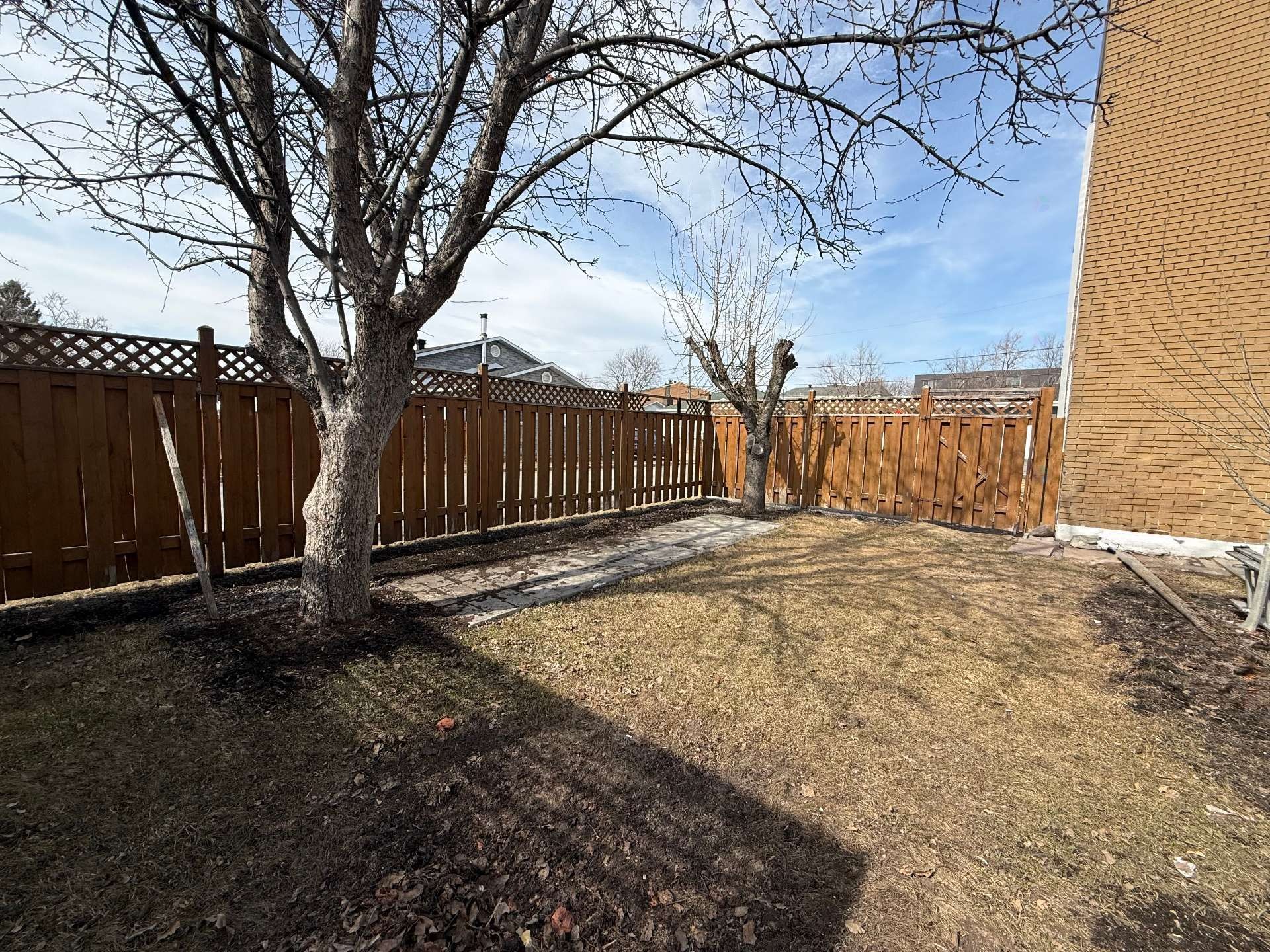 Cour - 78 Rue Longpré, Repentigny (Le Gardeur), QC - Outdoor