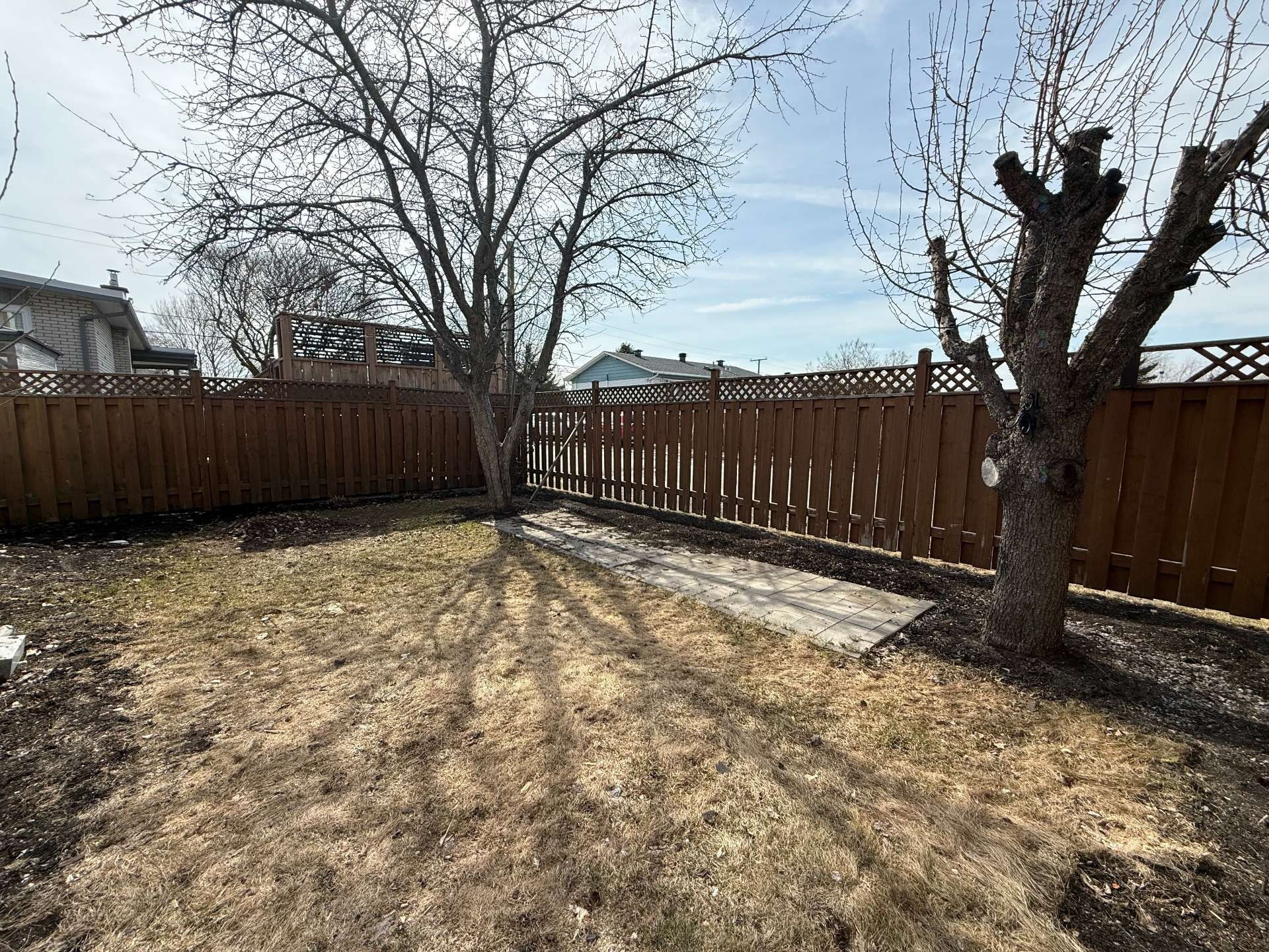 Cour - 78 Rue Longpré, Repentigny (Le Gardeur), QC - Outdoor