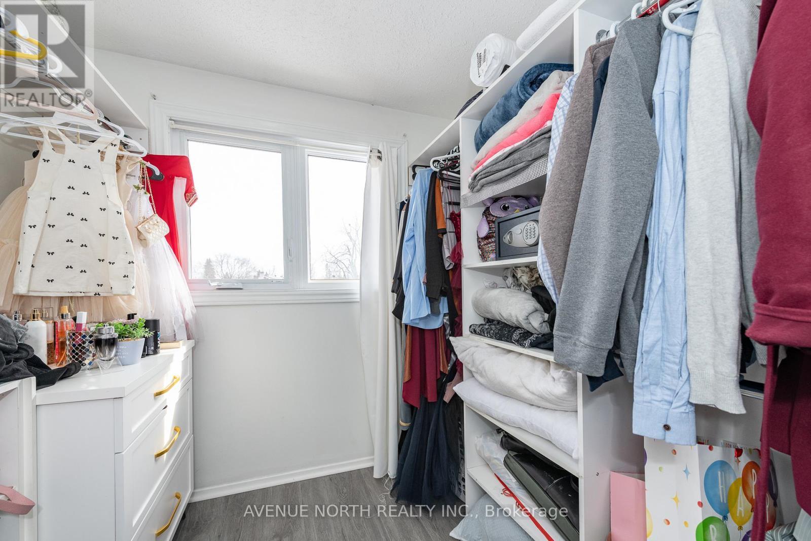 2007 Tawney Road, Ottawa, ON - Indoor With Storage