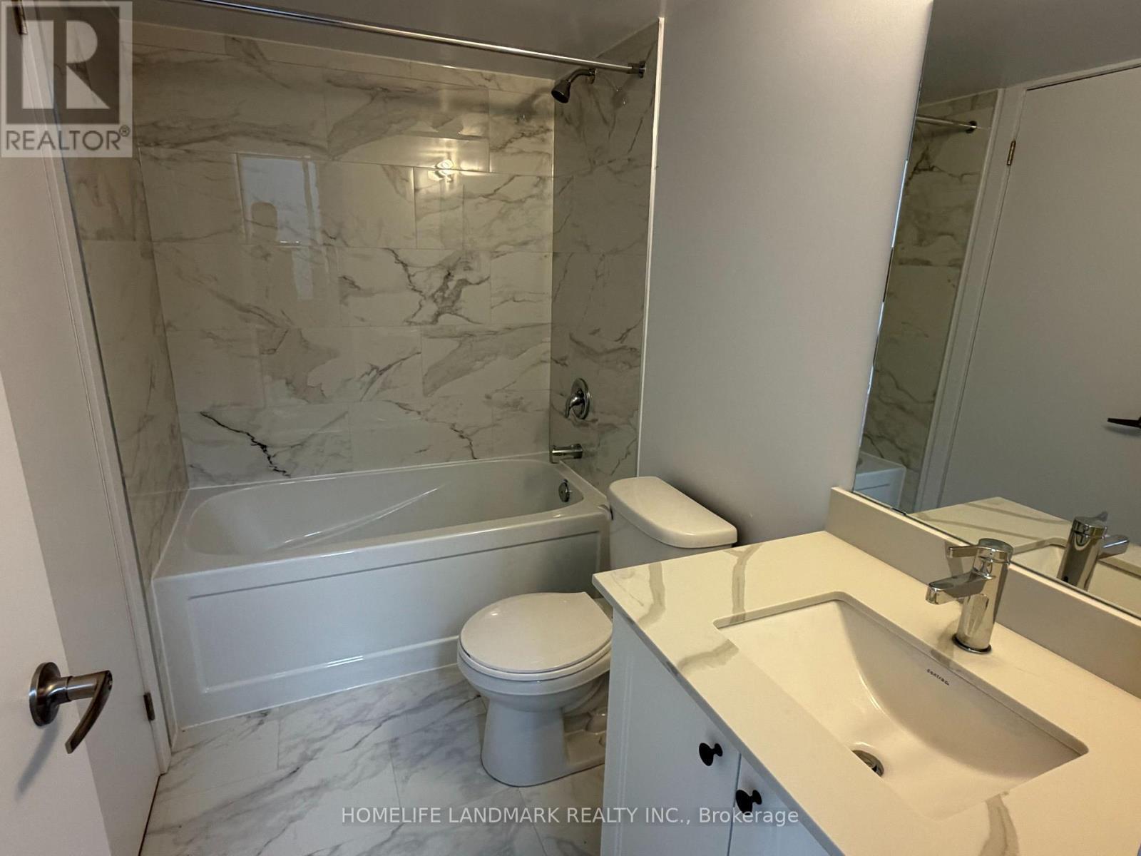 203 - 3 Bancroft Lane, Richmond Hill, ON - Indoor Photo Showing Bathroom