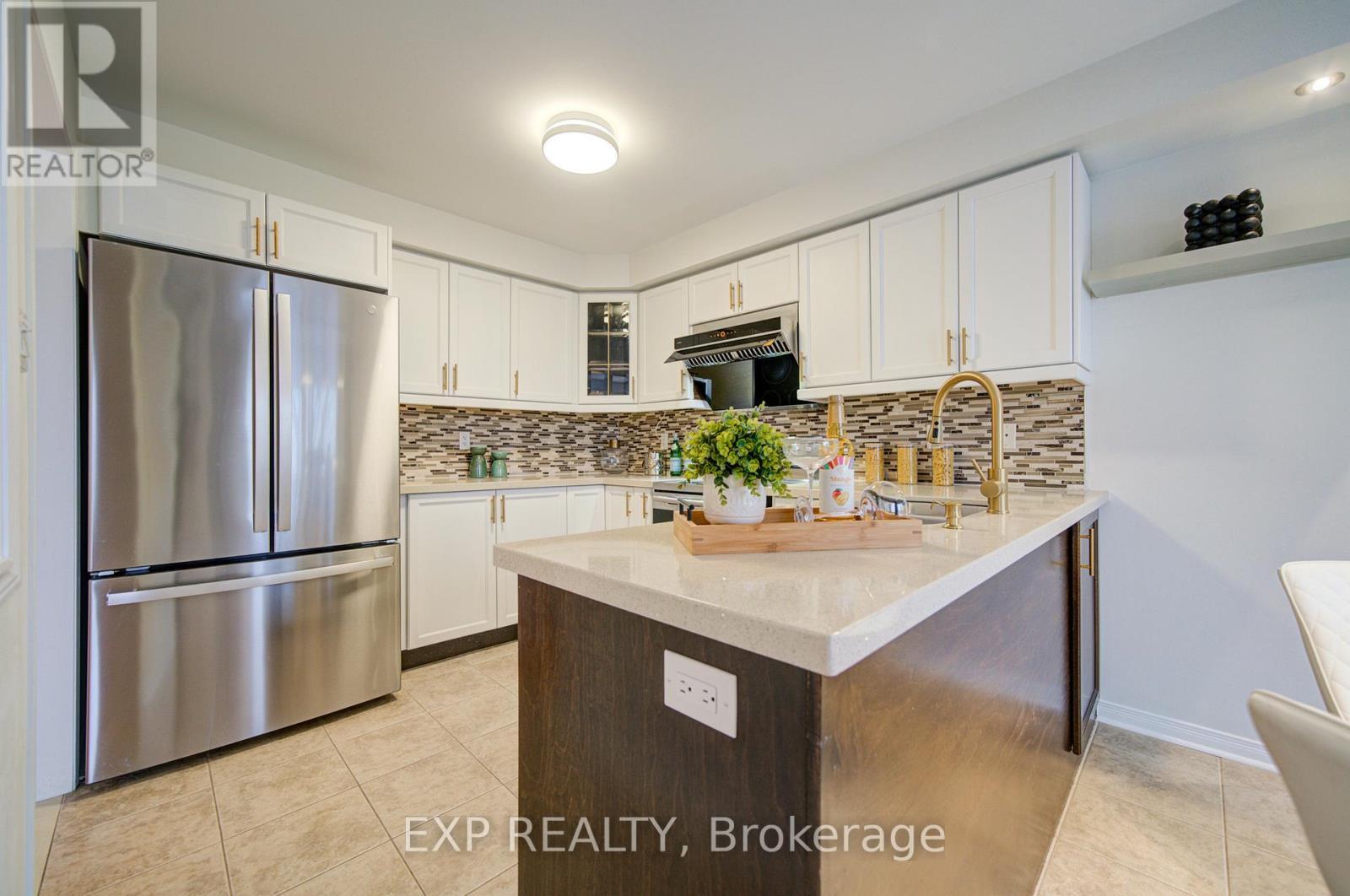 21 Westcliffe Crescent, Richmond Hill, ON - Indoor Photo Showing Kitchen