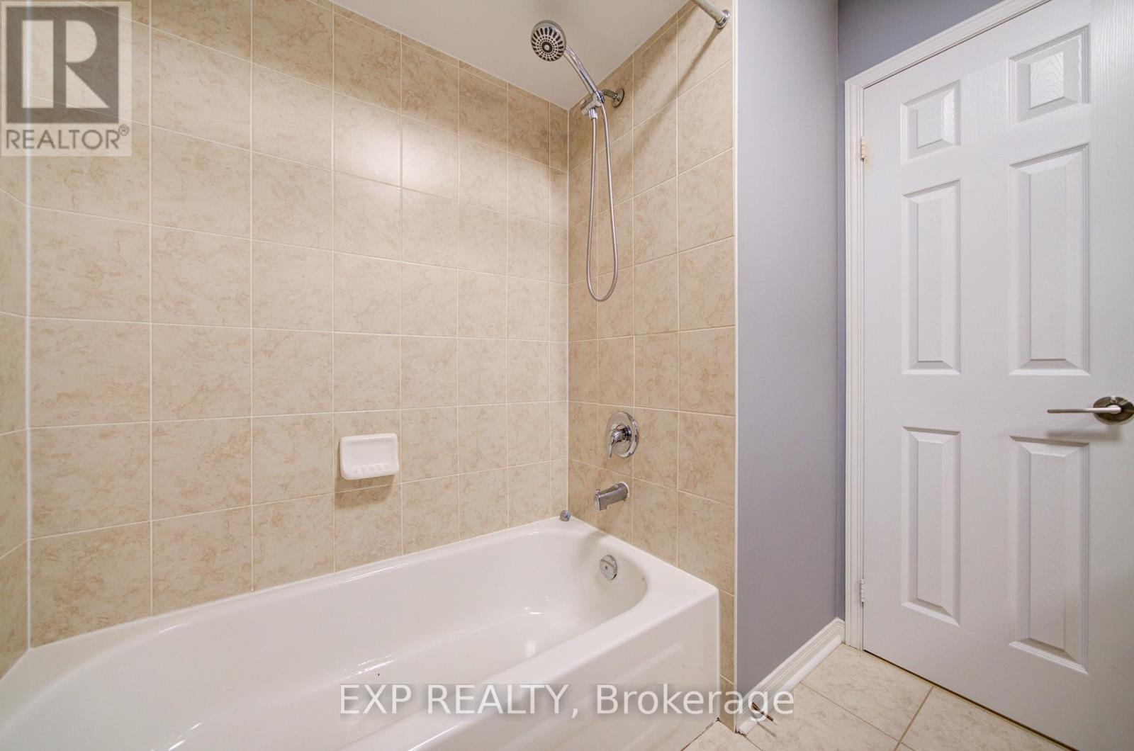 21 Westcliffe Crescent, Richmond Hill, ON - Indoor Photo Showing Bathroom
