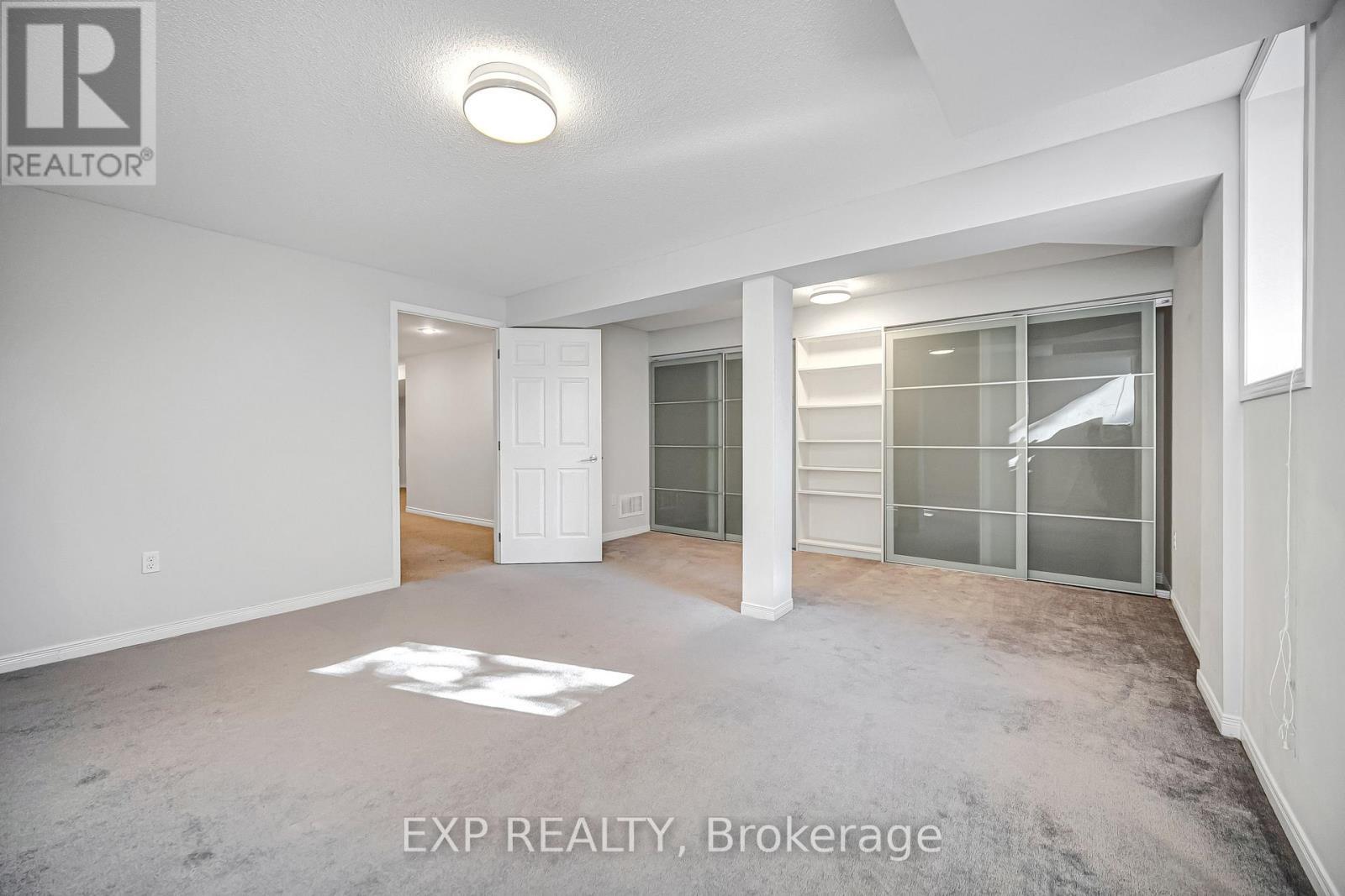 21 Westcliffe Crescent, Richmond Hill, ON - Indoor Photo Showing Other Room
