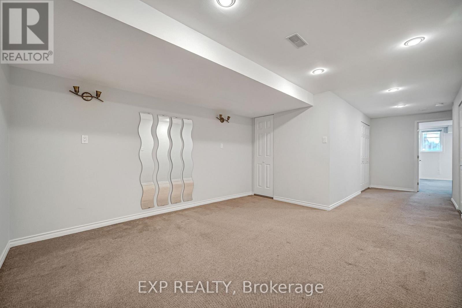 21 Westcliffe Crescent, Richmond Hill, ON - Indoor Photo Showing Other Room