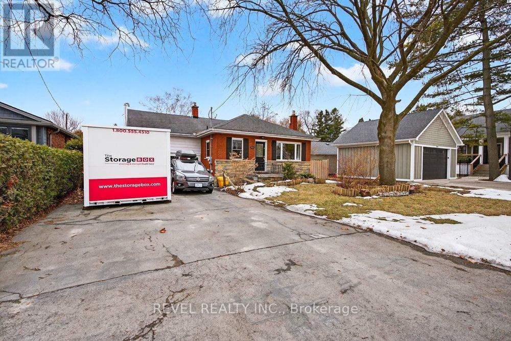 399 Pepper Drive, Burlington, ON - Outdoor