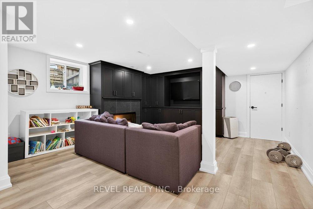 399 Pepper Drive, Burlington, ON - Indoor