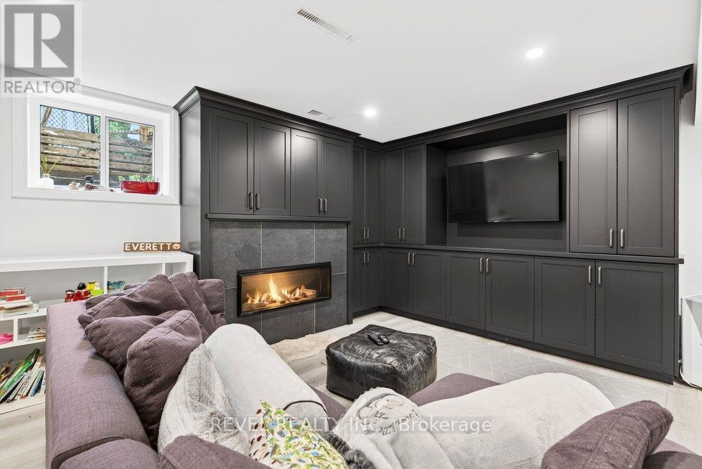 399 Pepper Drive, Burlington, ON - Indoor Photo Showing Living Room With Fireplace