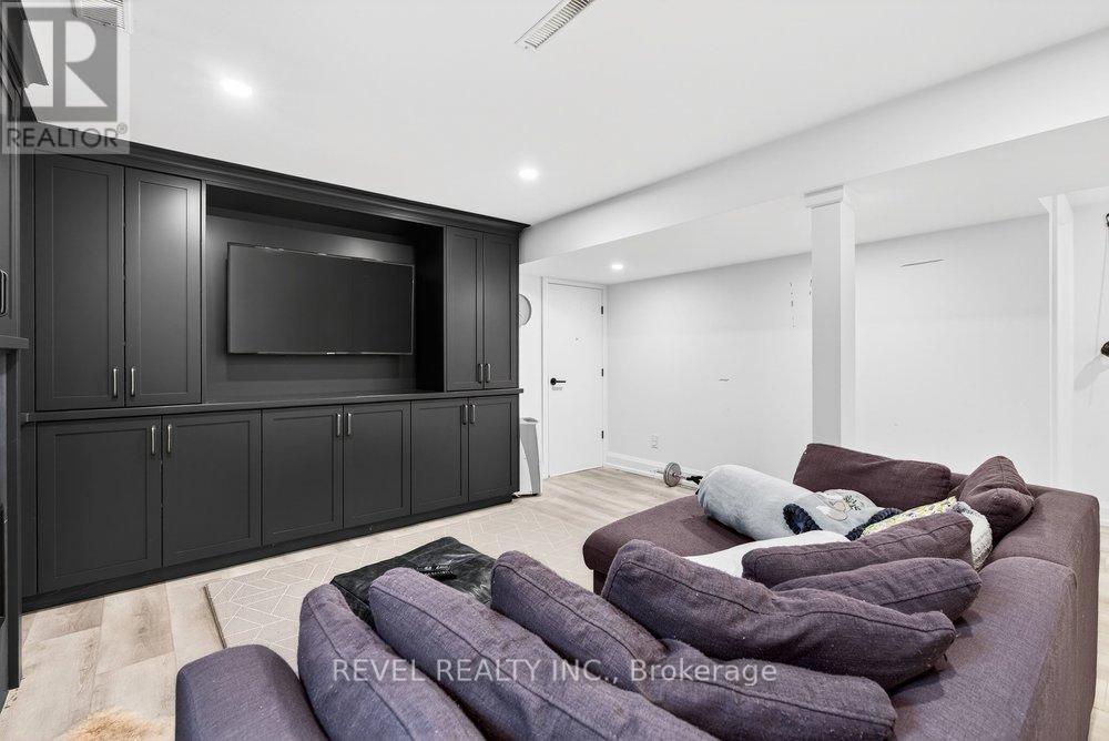 399 Pepper Drive, Burlington, ON - Indoor