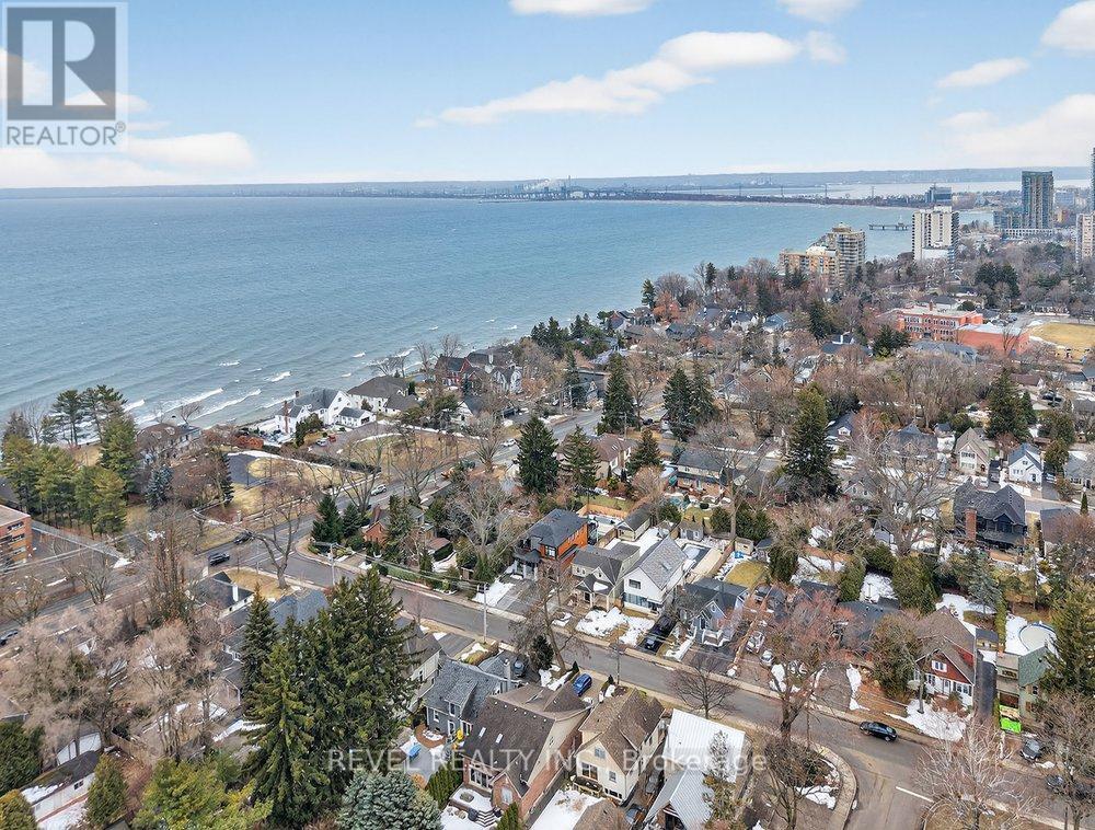 399 Pepper Drive, Burlington, ON - Outdoor With Body Of Water With View