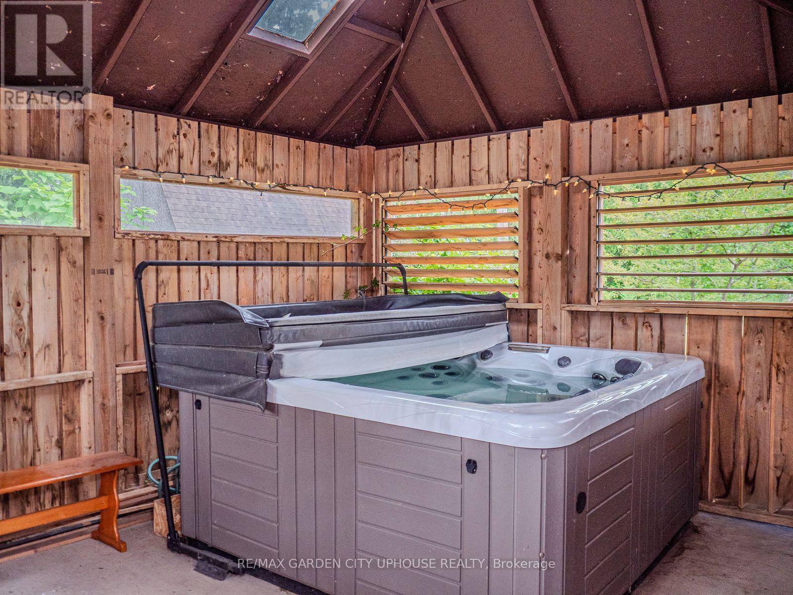 373 Darby Road, Welland (Cooks Mills), ON - Outdoor