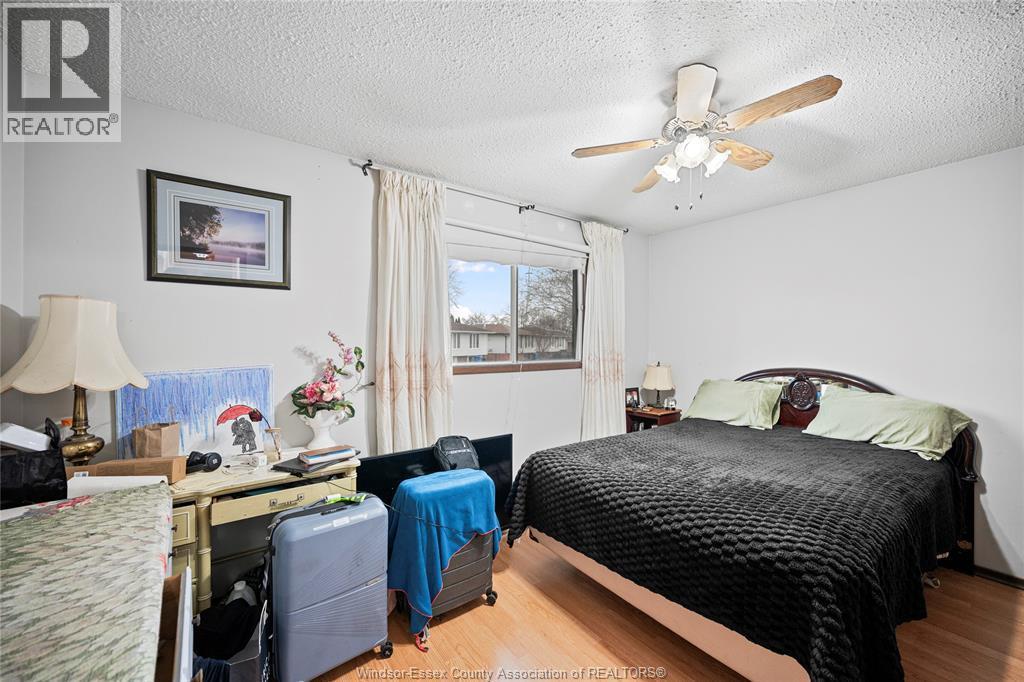 9606 Avery Lane, Windsor, ON - Indoor Photo Showing Bedroom