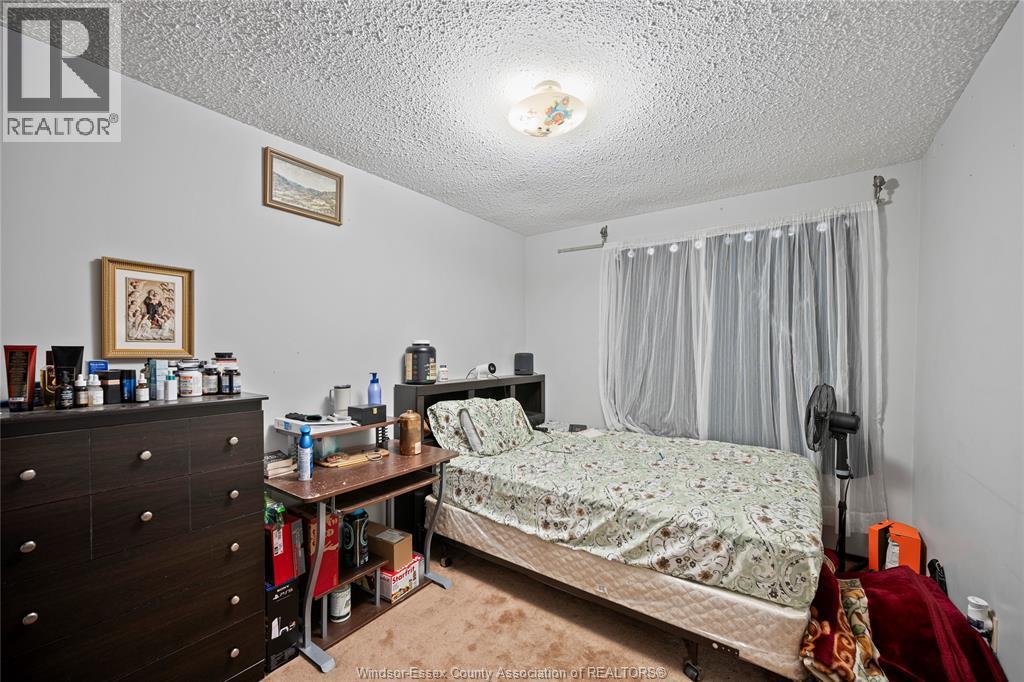 9606 Avery Lane, Windsor, ON - Indoor Photo Showing Bedroom