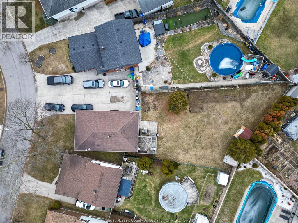 9606 Avery Lane, Windsor, ON - Outdoor With View