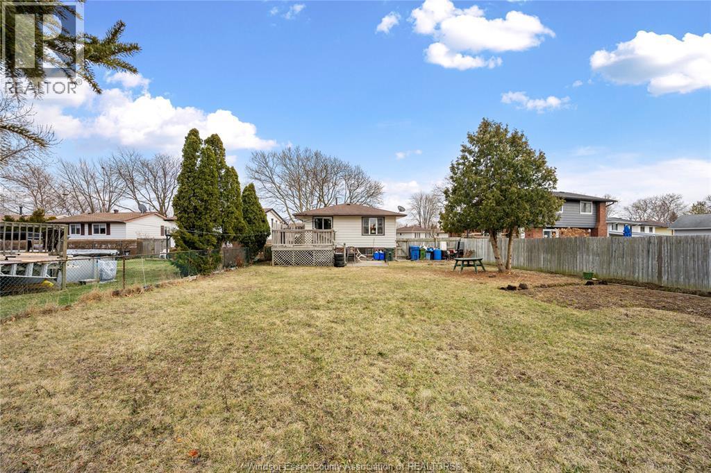 9606 Avery Lane, Windsor, ON - Outdoor