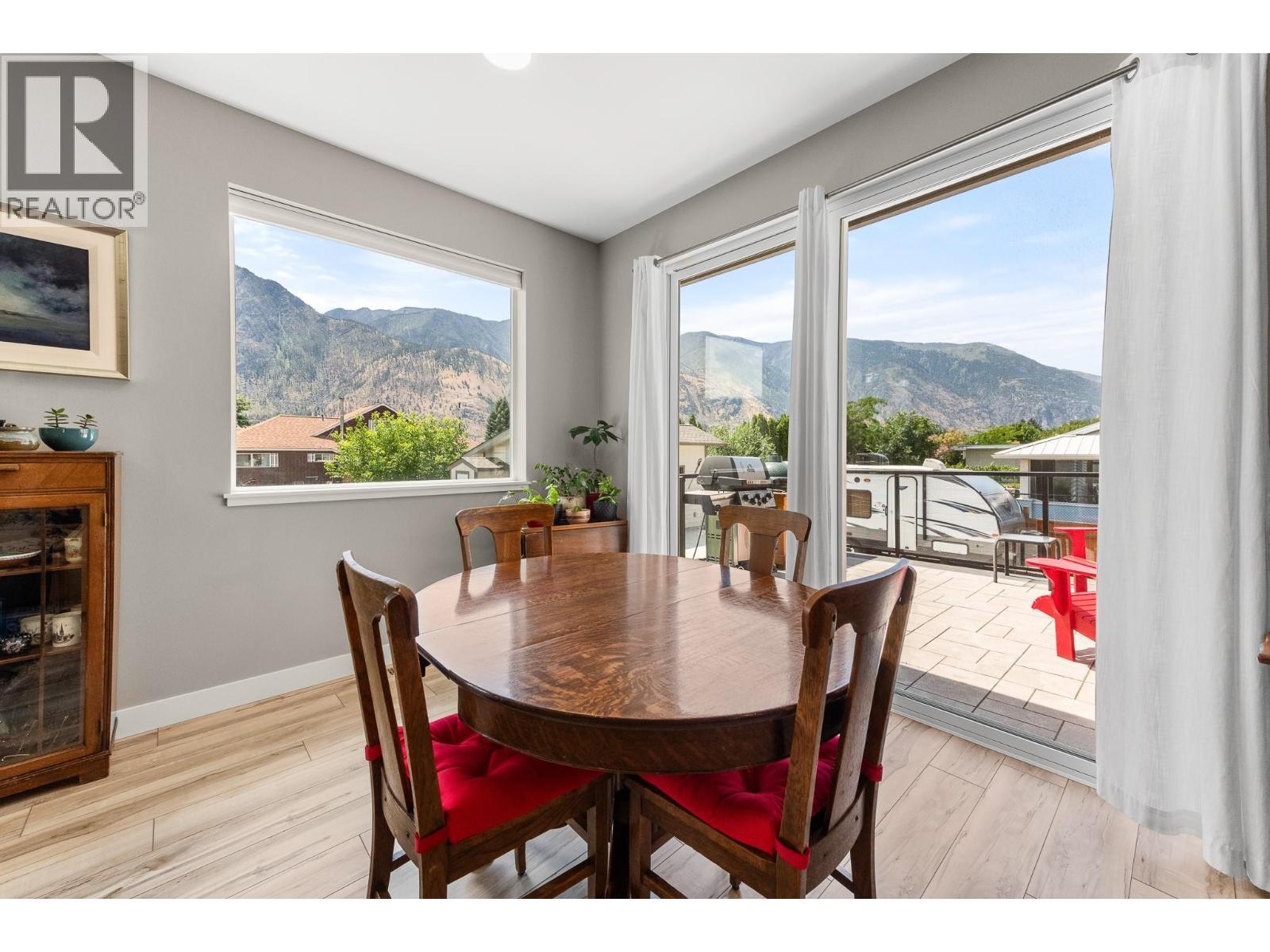 617 2Nd Avenue, Keremeos, BC - Indoor Photo Showing Dining Room
