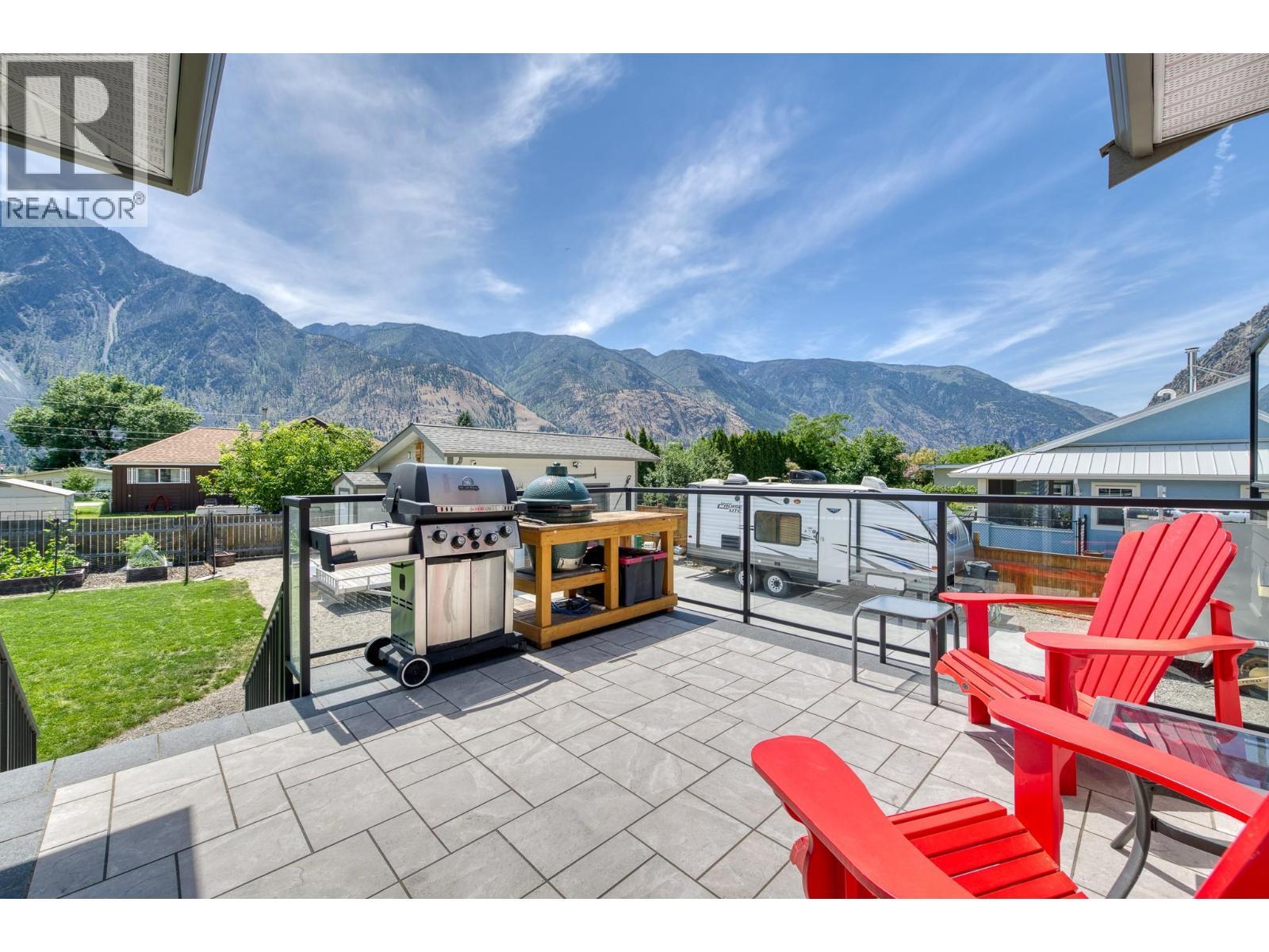 617 2Nd Avenue, Keremeos, BC - Outdoor With Deck Patio Veranda