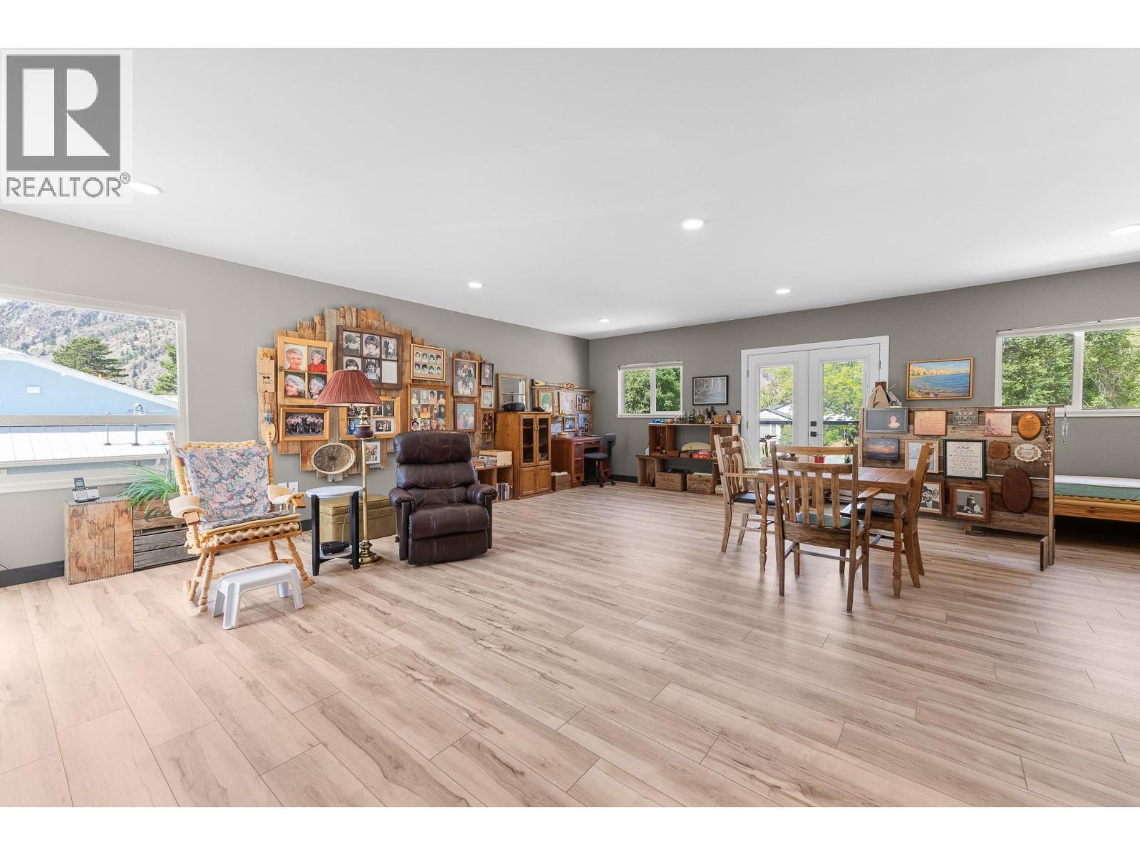 617 2Nd Avenue, Keremeos, BC - Indoor