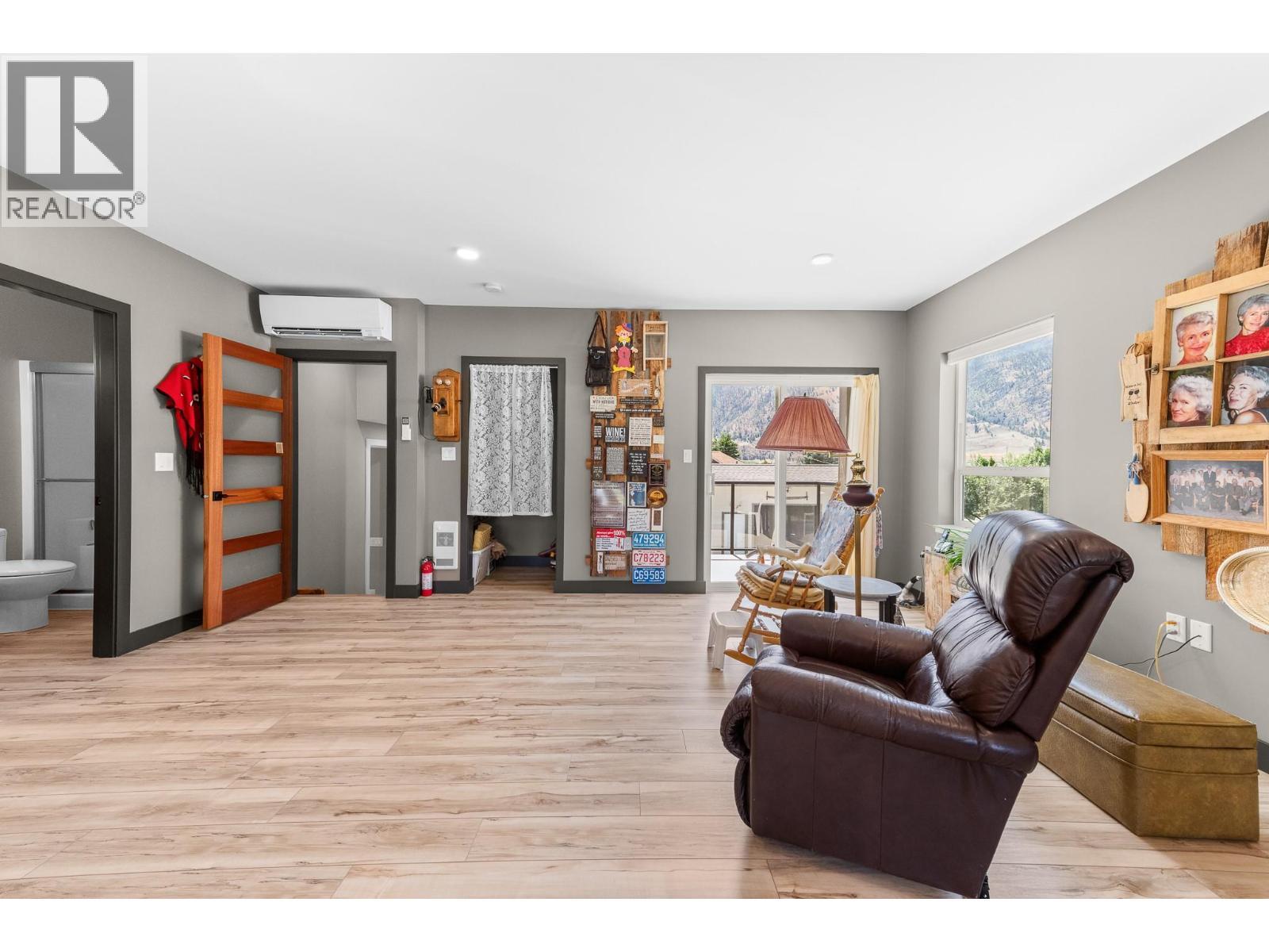 617 2Nd Avenue, Keremeos, BC - Indoor