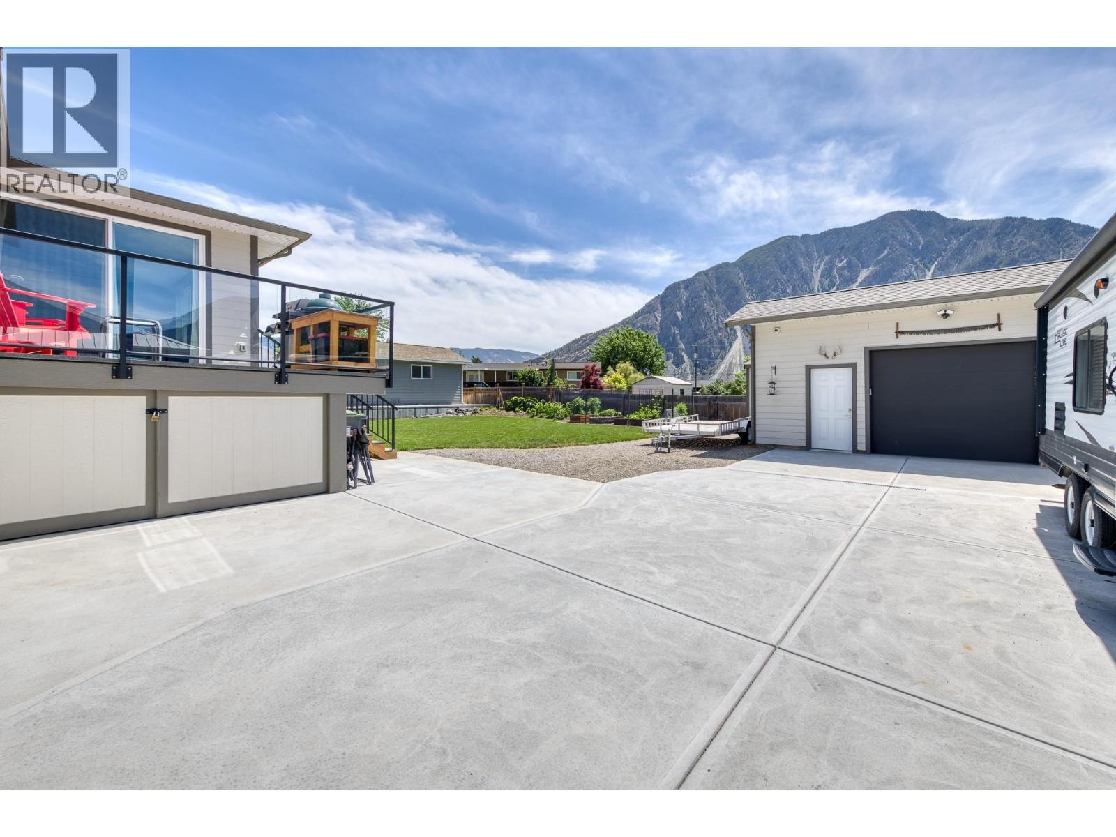 617 2Nd Avenue, Keremeos, BC - Outdoor