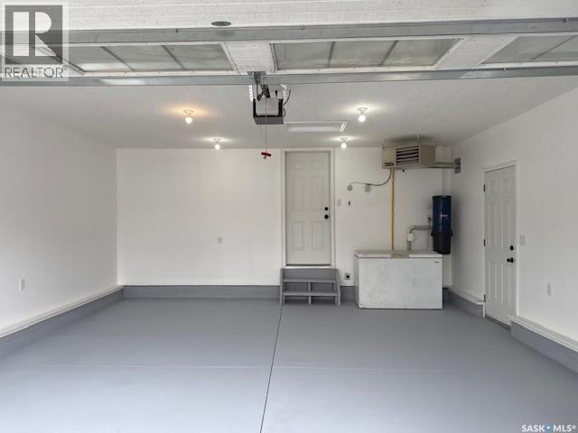 5245 Canuck Crescent, Regina, SK - Indoor