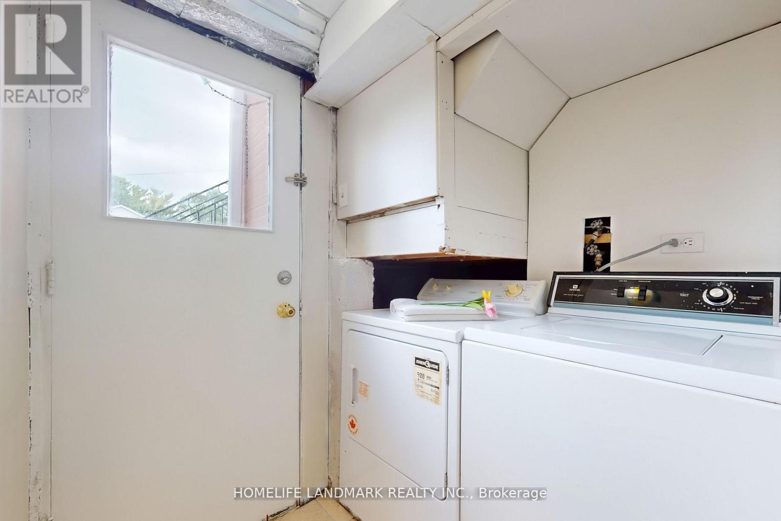 2203 Council Ring Road, Mississauga, ON - Photo Showing Laundry Room
