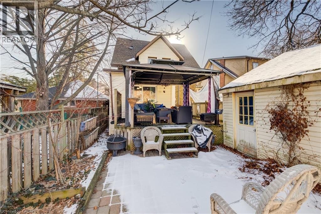 12 Leinster Avenue S, Hamilton, ON - Outdoor