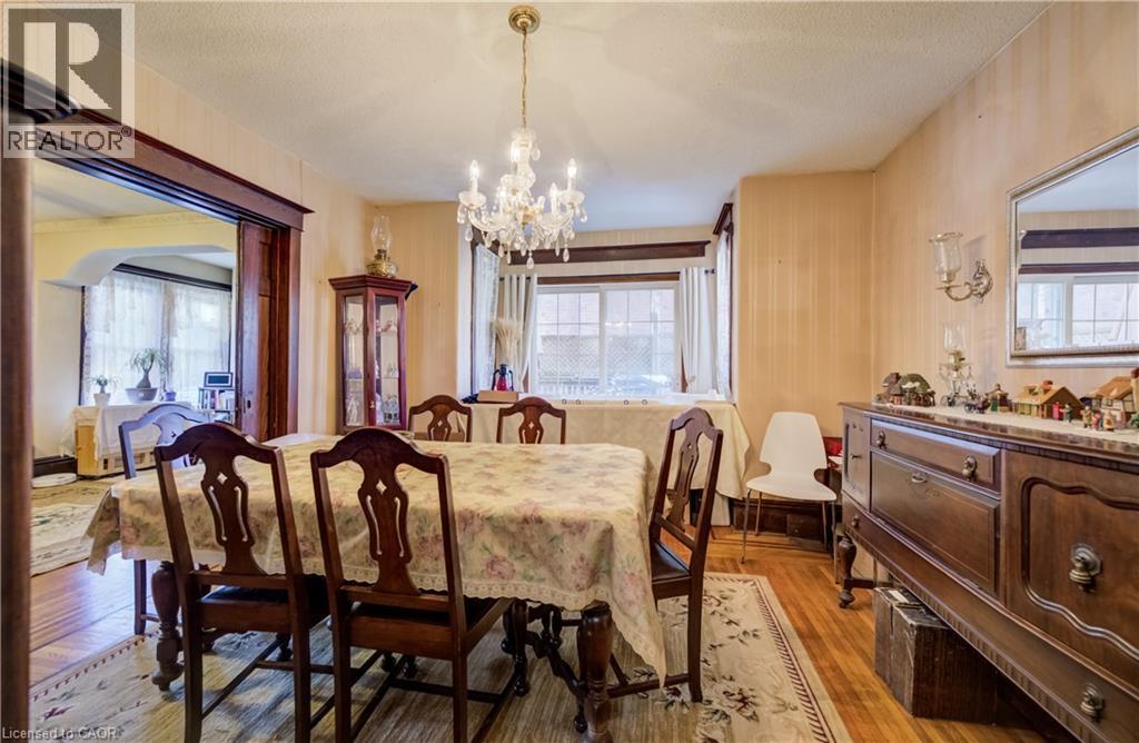 beautiful original pocket doors - 12 Leinster Avenue S, Hamilton, ON - Indoor Photo Showing Dining Room