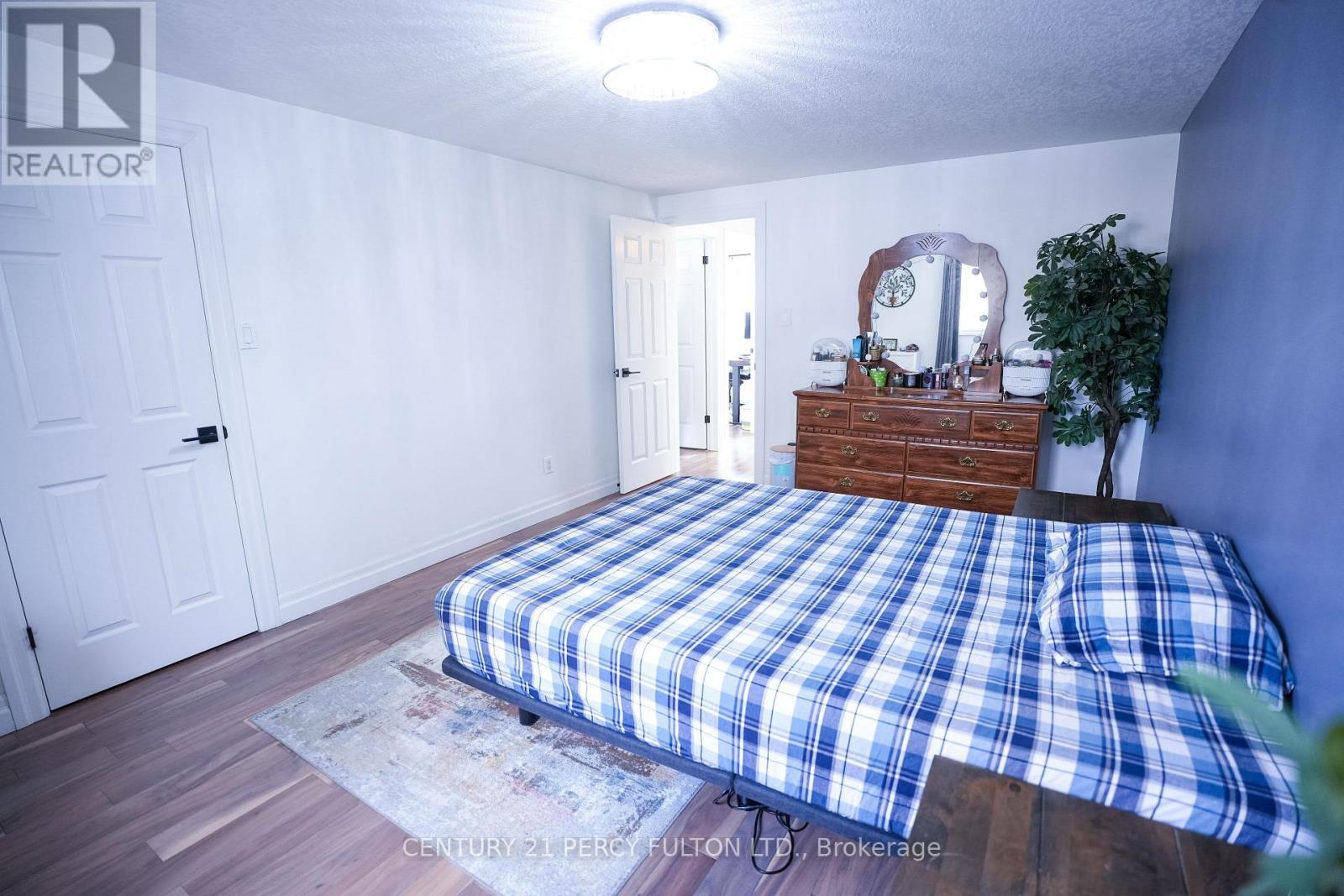333 Rosette Drive, Waterloo, ON - Indoor Photo Showing Bedroom