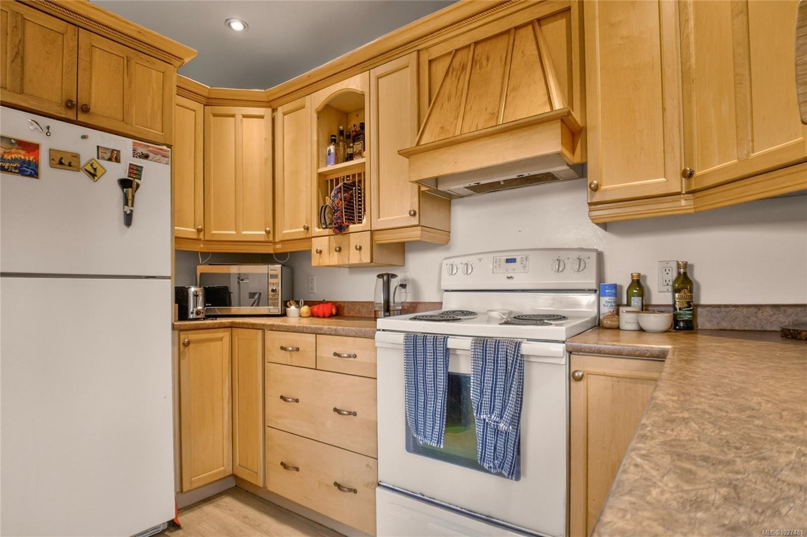 212 Albion Cres, Ucluelet, BC