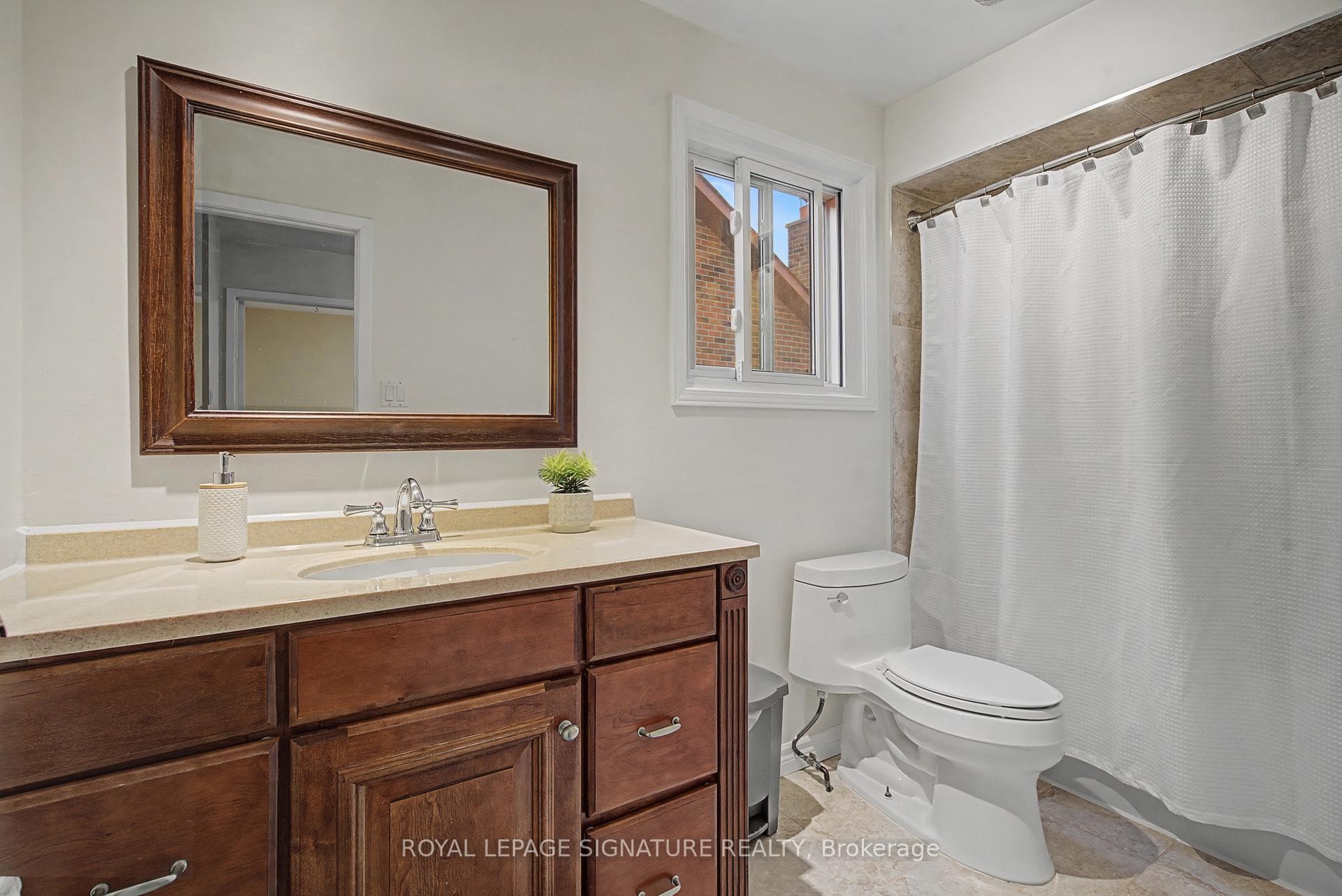 4317 Sugarbush Road, Mississauga, ON - Indoor Photo Showing Bathroom