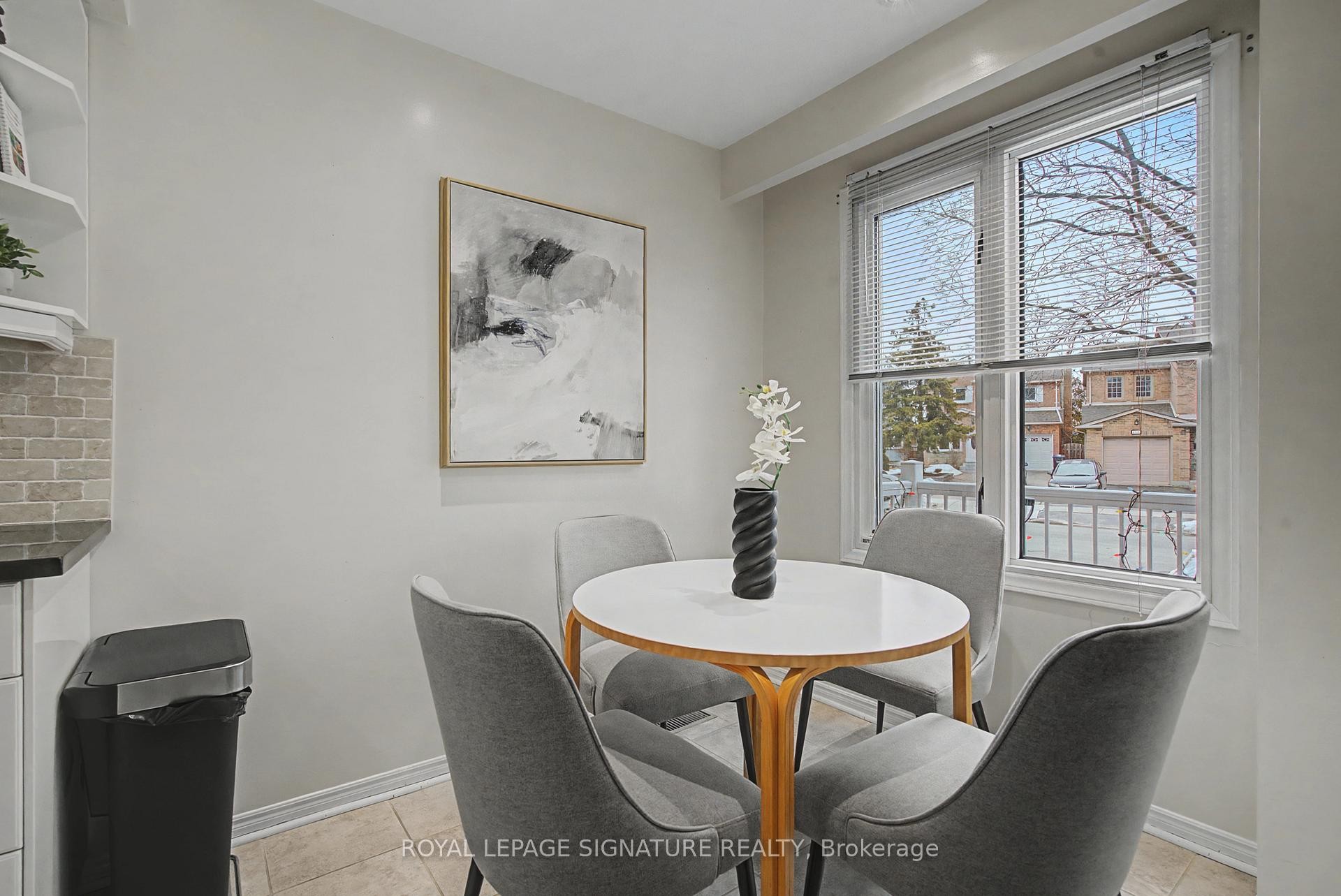 4317 Sugarbush Road, Mississauga, ON - Indoor Photo Showing Dining Room